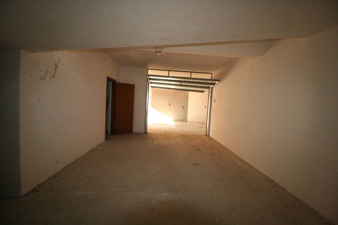 Box o garage in vendita a Massignano