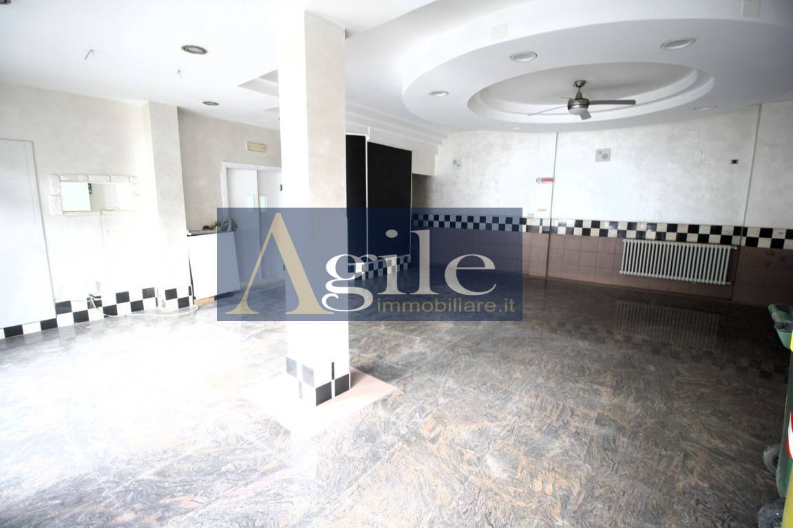 Locale commerciale in vendita a Spinetoli, Pagliare del Tronto