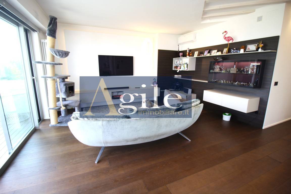 Appartamento in vendita a Alba Adriatica, Zona Mare