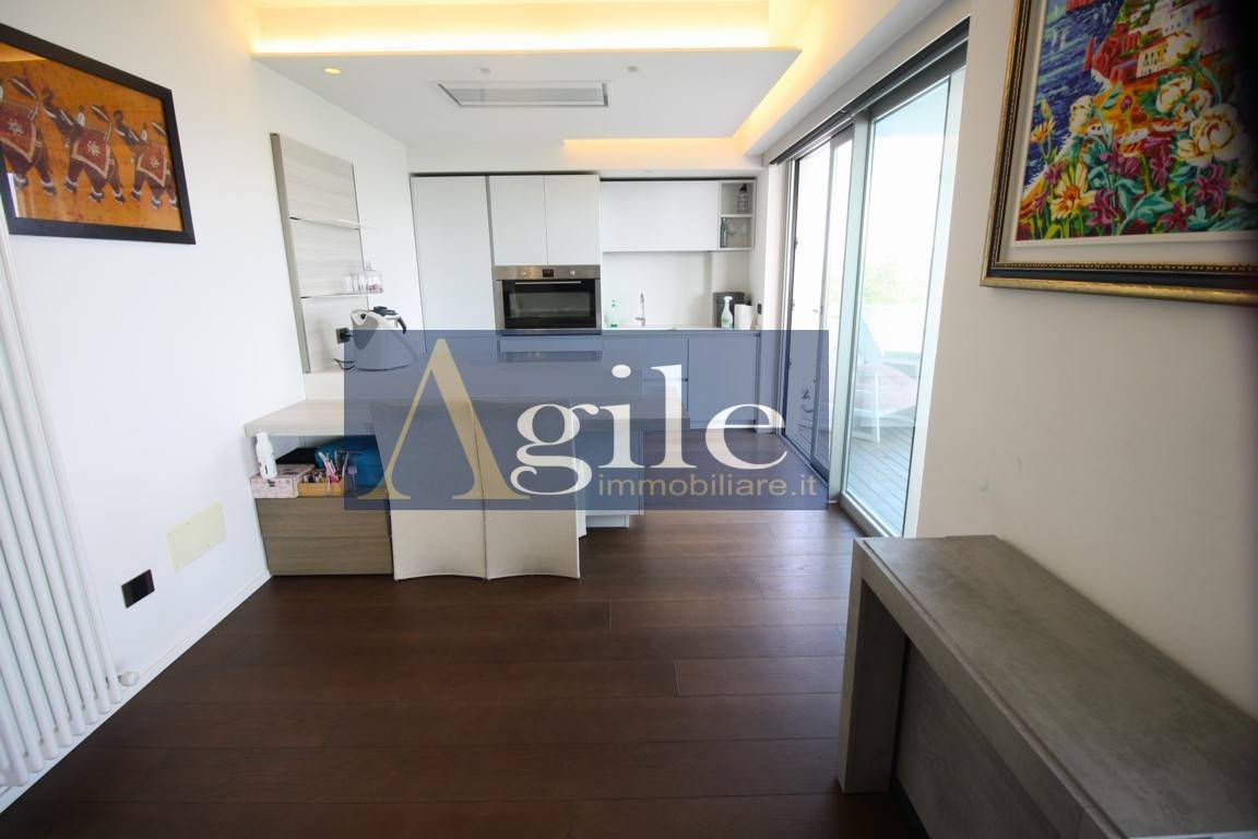 Appartamento in vendita a Alba Adriatica, Zona Mare