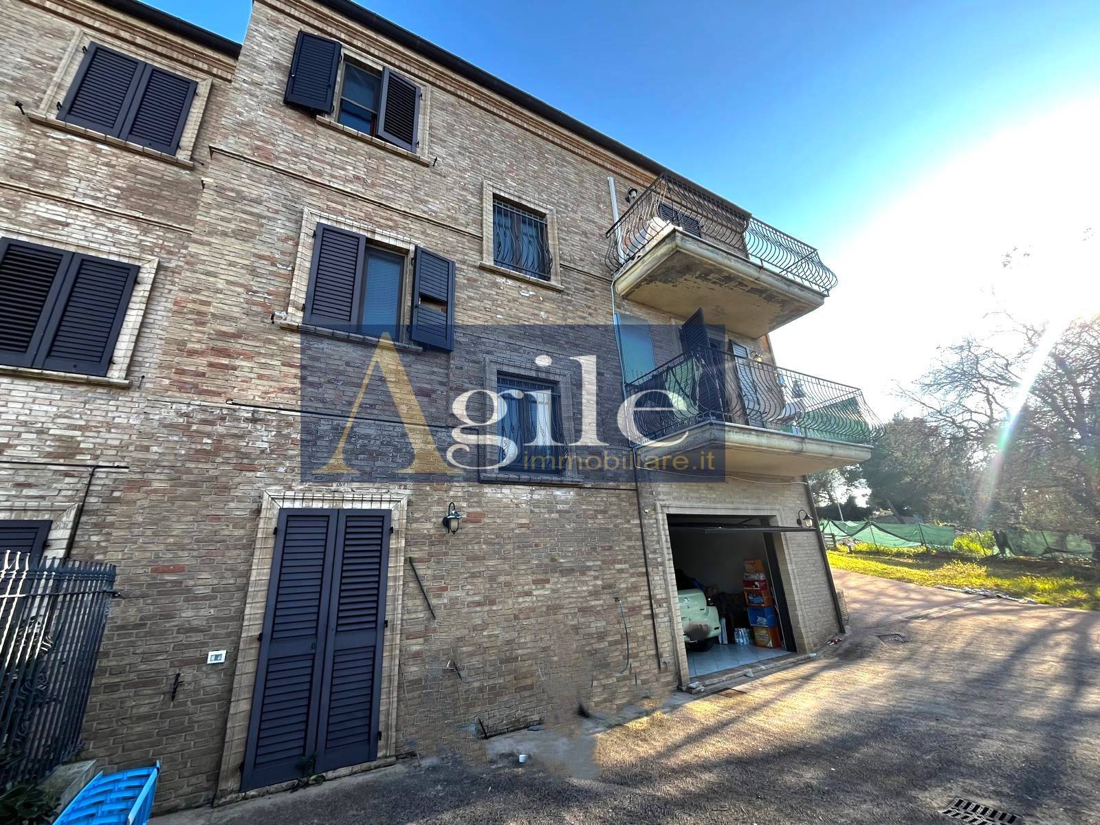 Villa a schiera / Bifamiliare in vendita a Ripatransone