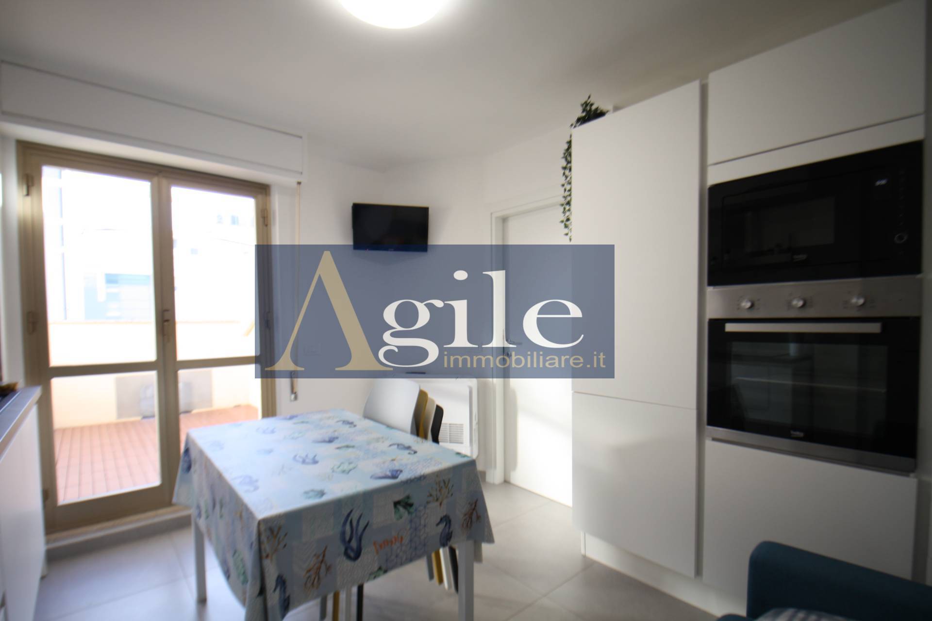 Appartamento in vendita a Alba Adriatica, Zona Mare