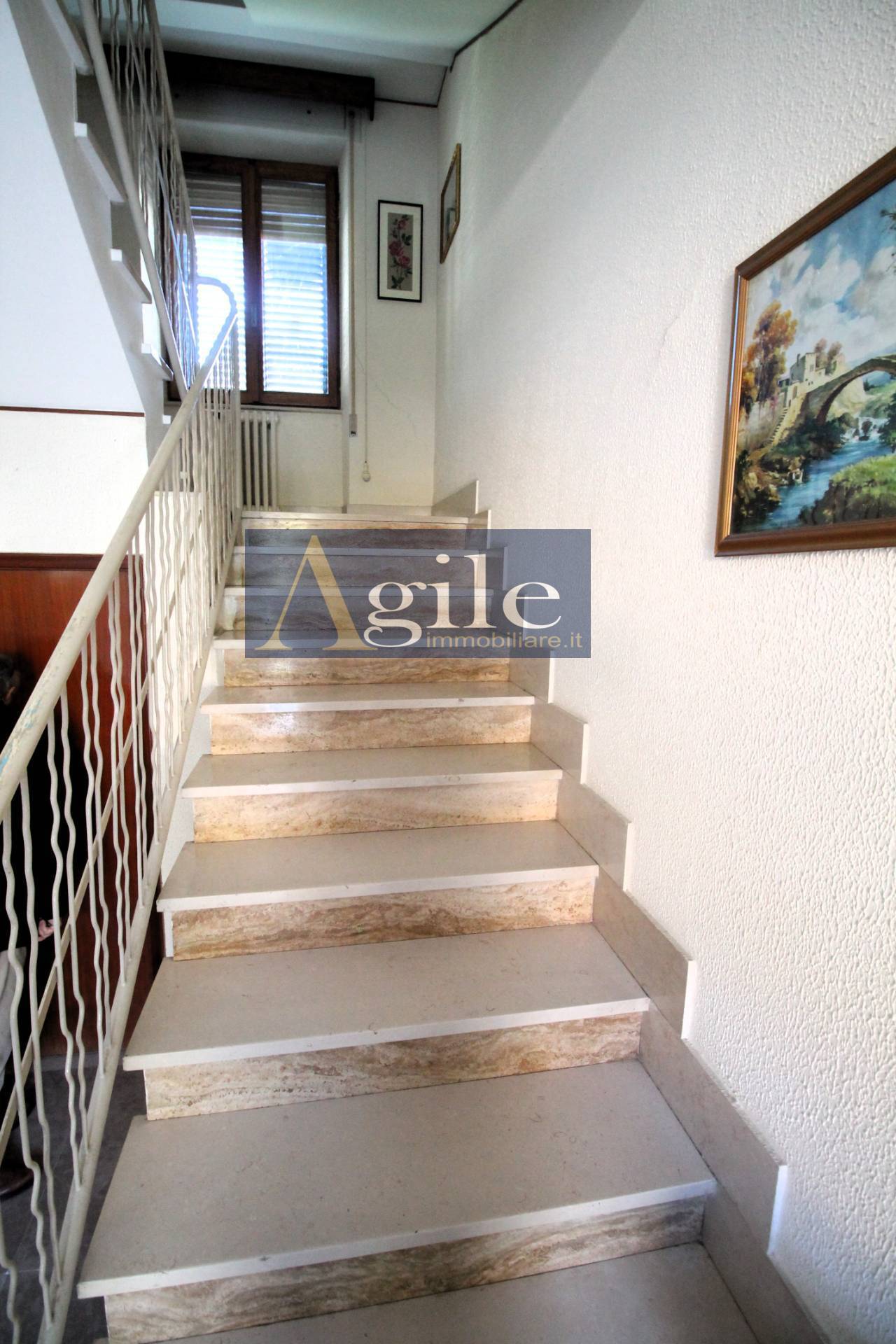 Casa indipendente in vendita a Ascoli Piceno, Castel Trosino