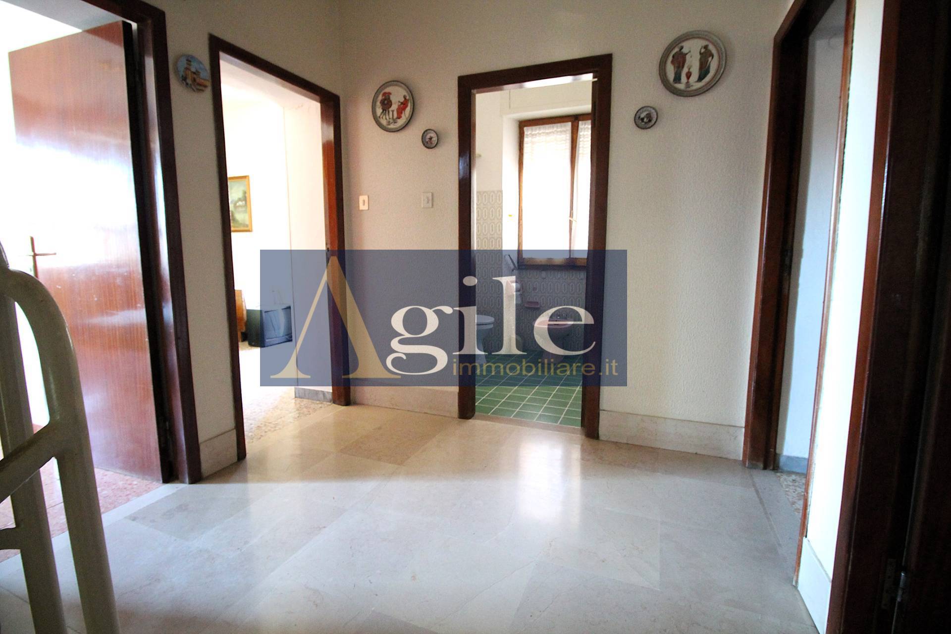 Casa indipendente in vendita a Ascoli Piceno, Castel Trosino