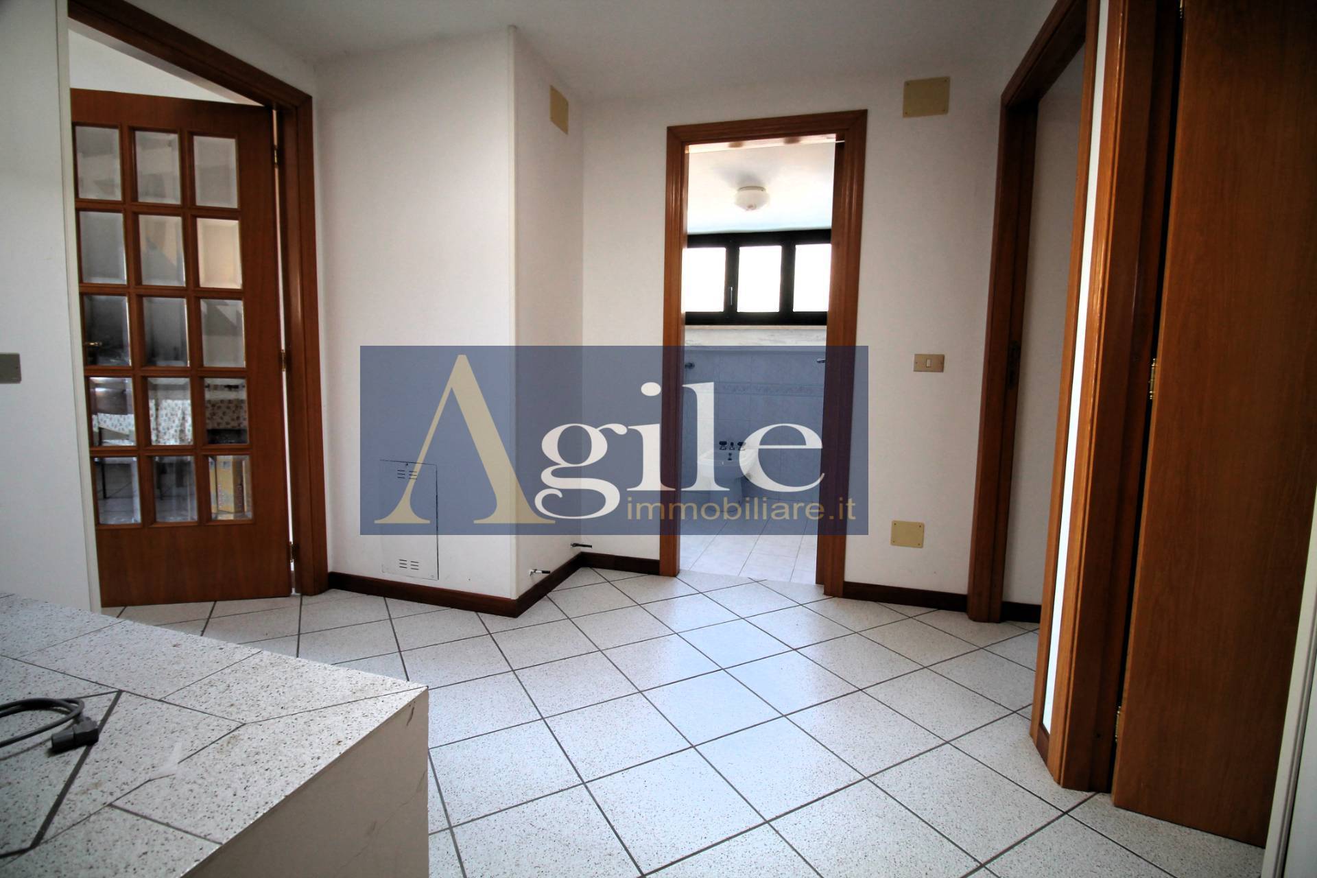 Casa indipendente in vendita a Ascoli Piceno, Castel Trosino