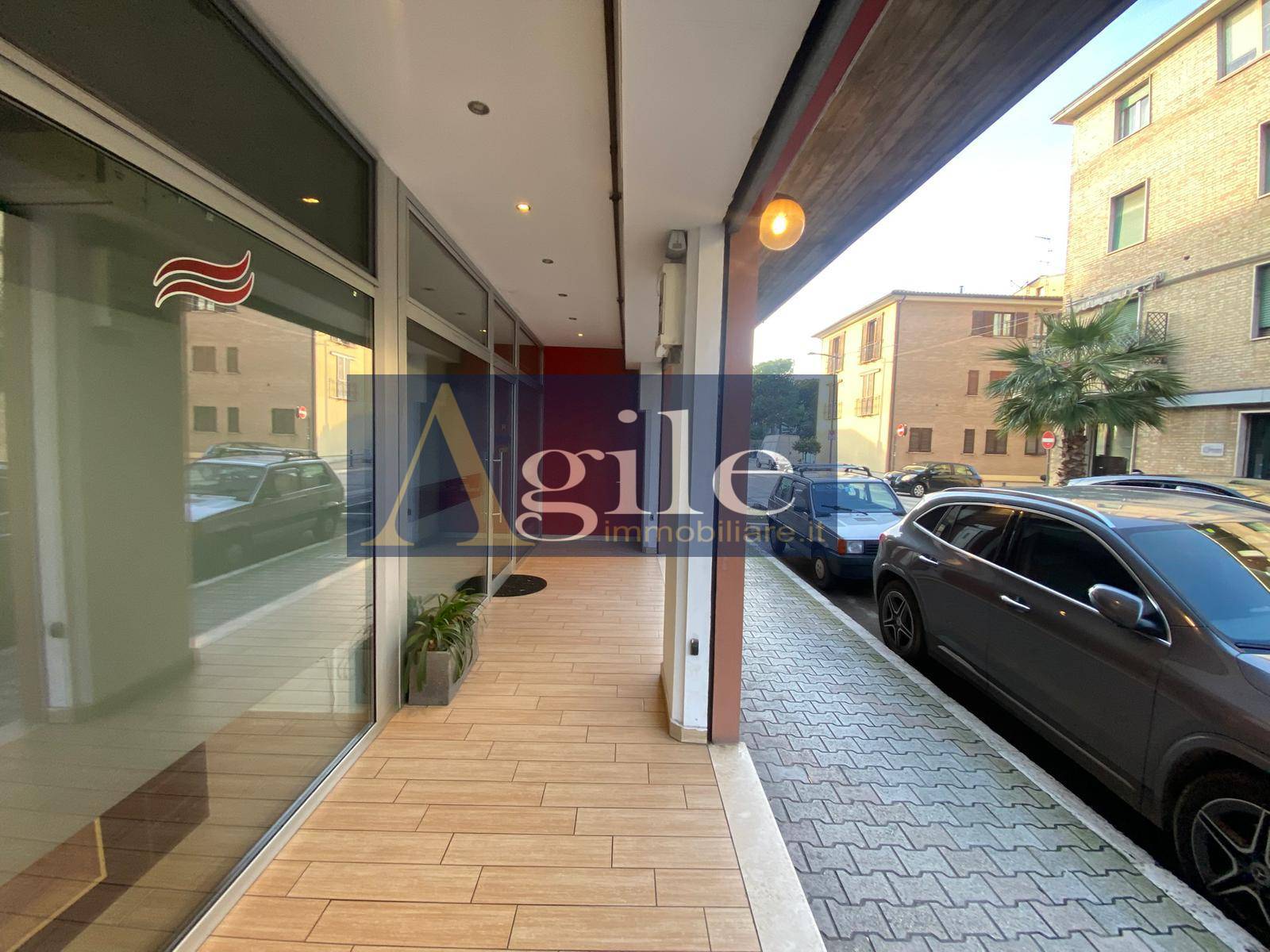 Negozio in vendita a San Benedetto del Tronto, Porto d'Ascoli