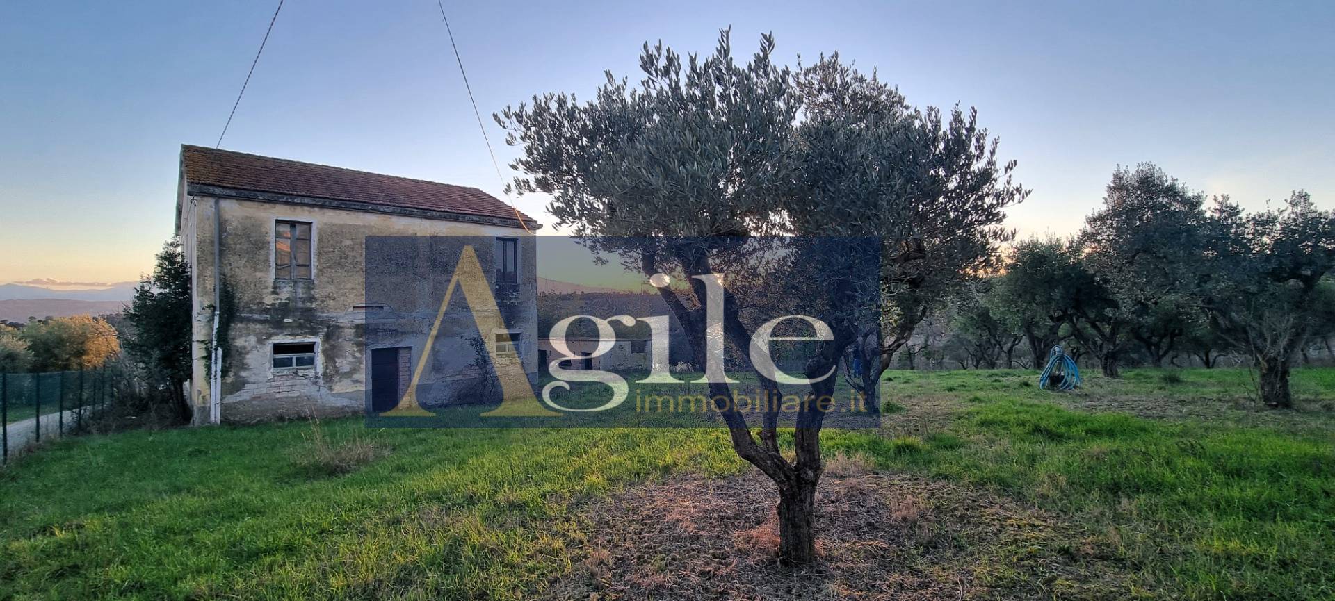 Rustico in vendita a Monteprandone, Collinare