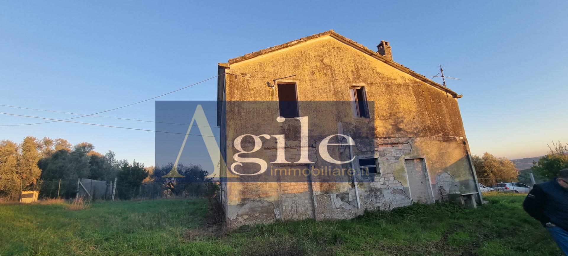 Rustico in vendita a Monteprandone, Collinare