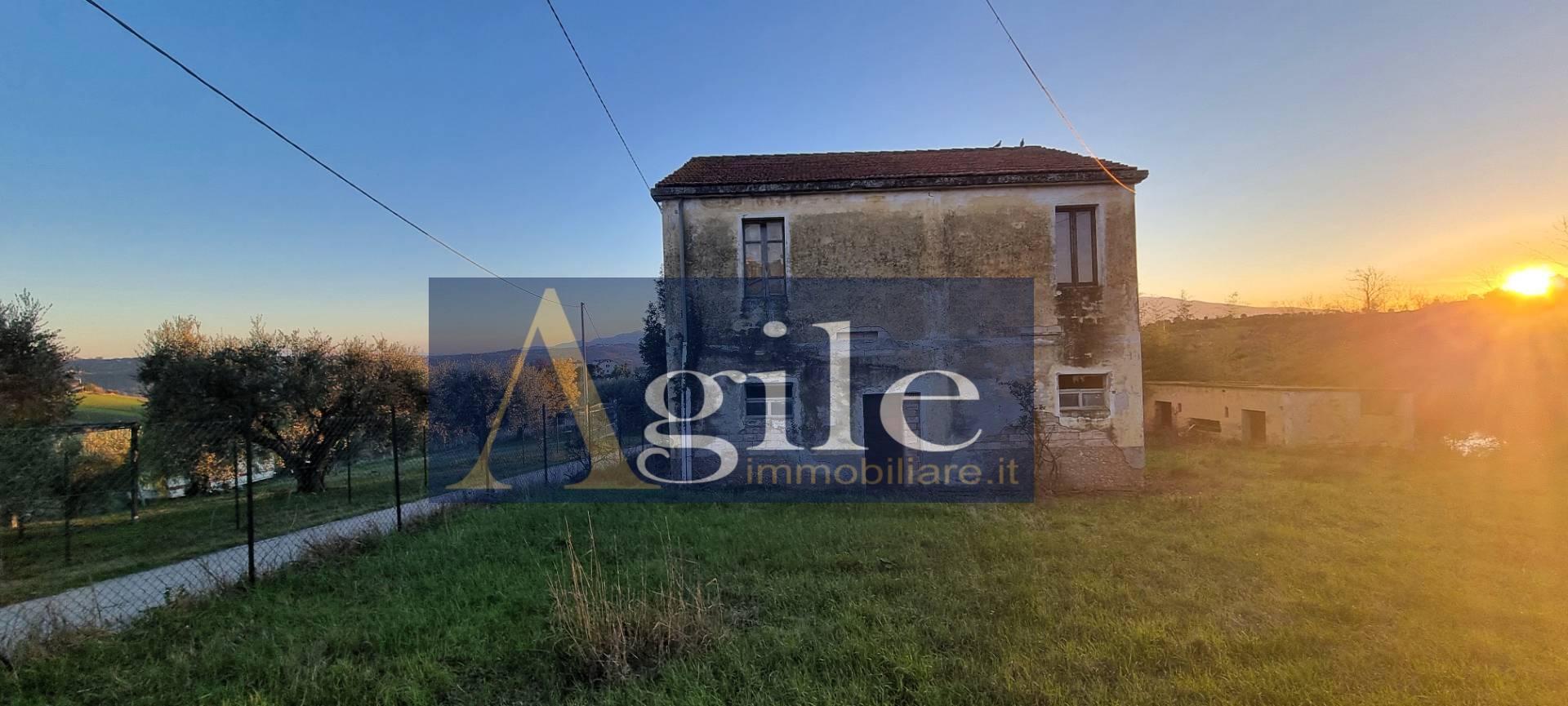 Rustico in vendita a Monteprandone, Collinare