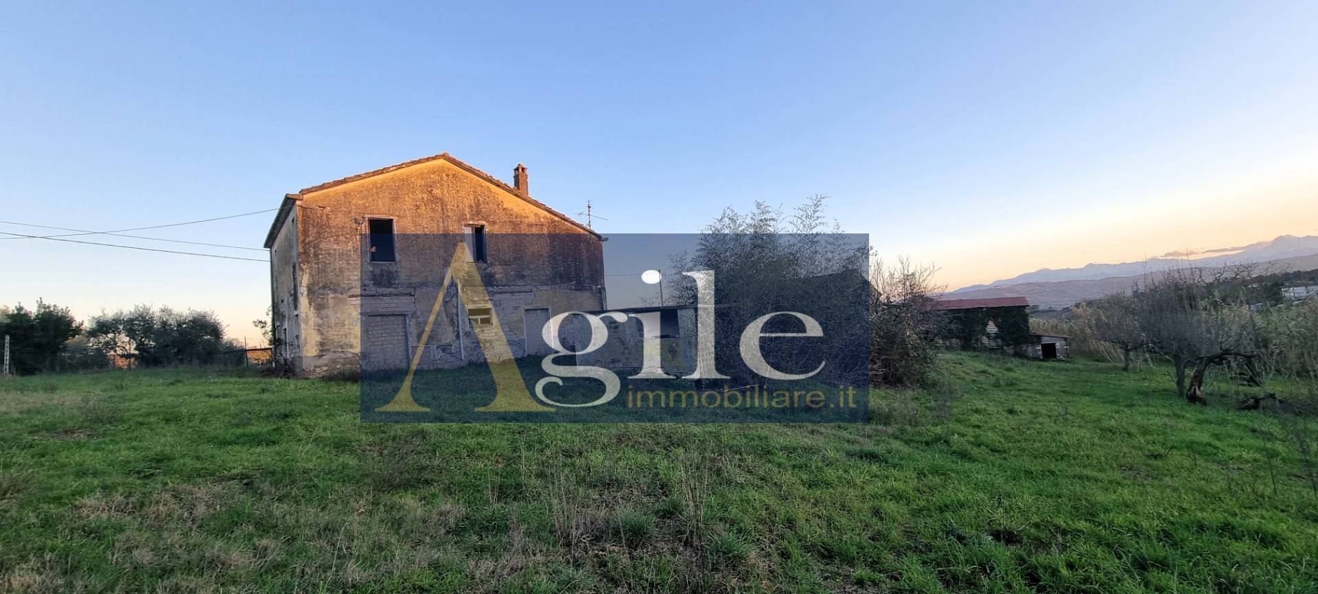 Rustico in vendita a Monteprandone, Collinare