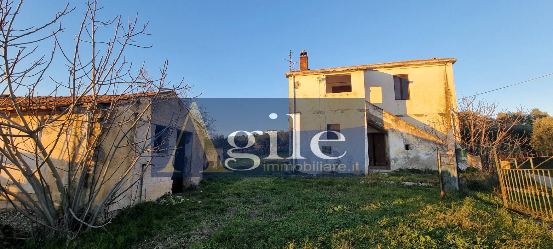 Rustico in vendita a Monteprandone, Collinare