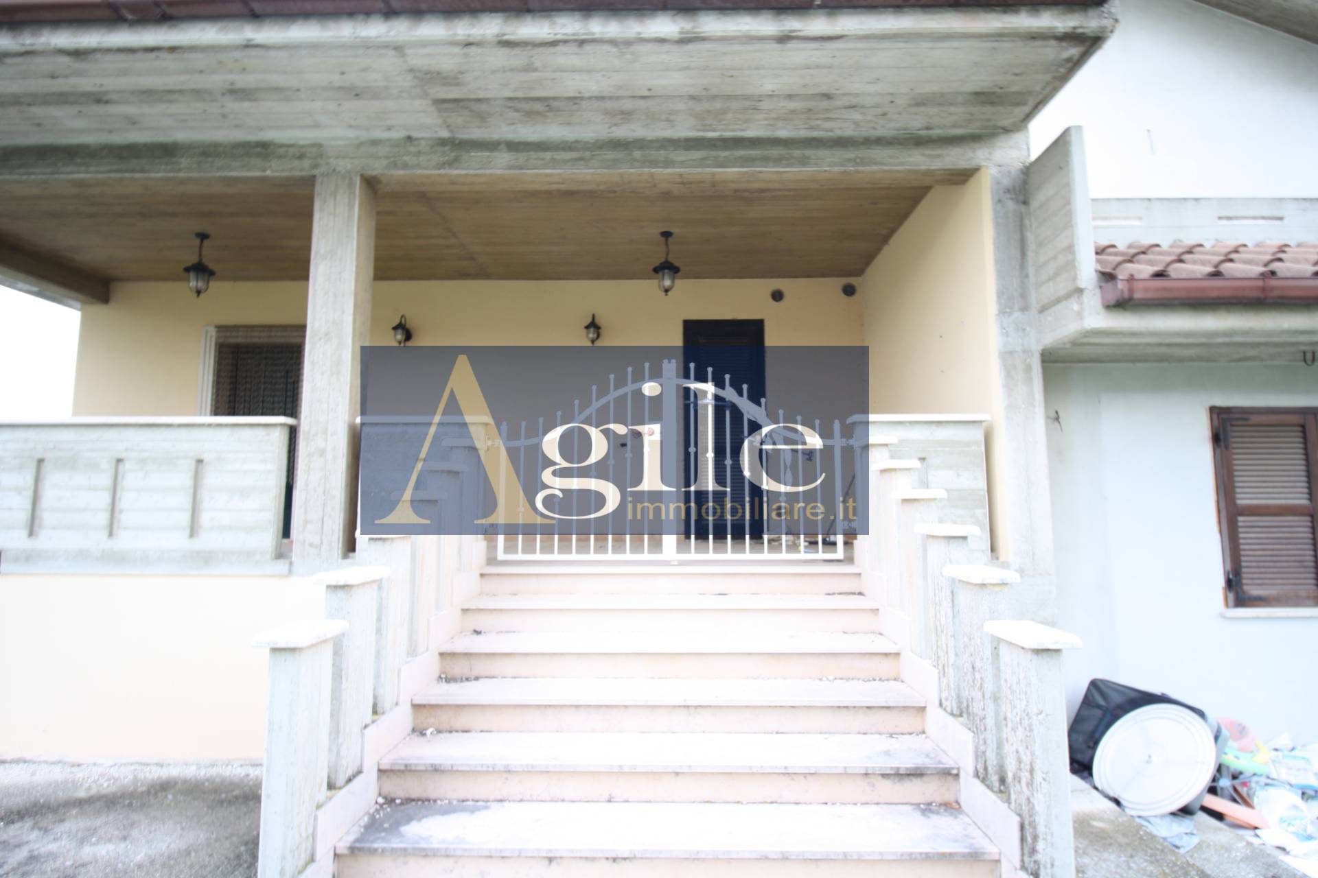 Villa in vendita a Sant'Egidio alla Vibrata