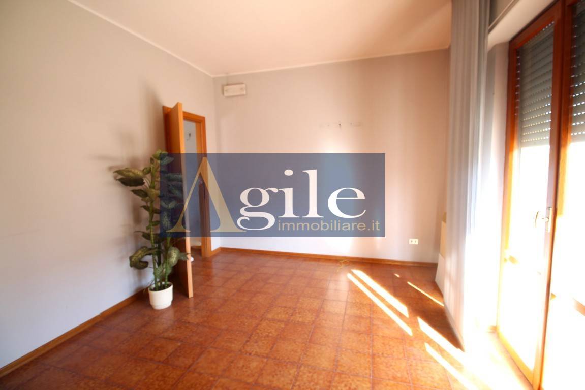 Appartamento in vendita a Sant'Omero, Garrufo