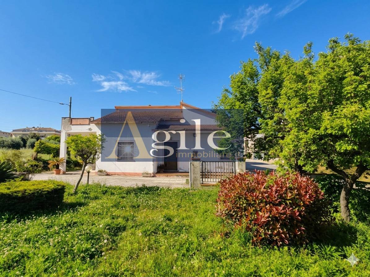 Casa indipendente in vendita a Nereto