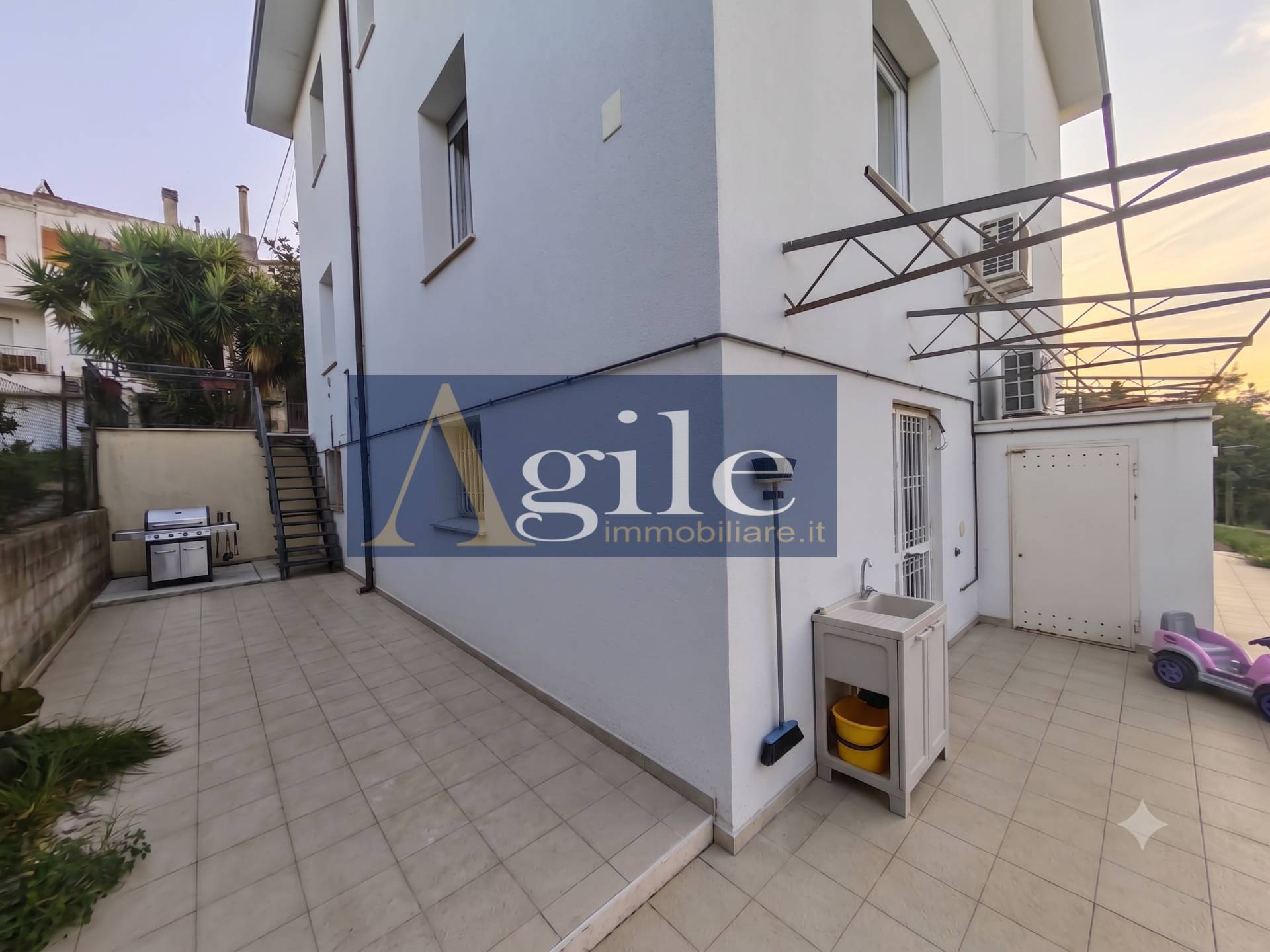 Villa in vendita a Nereto