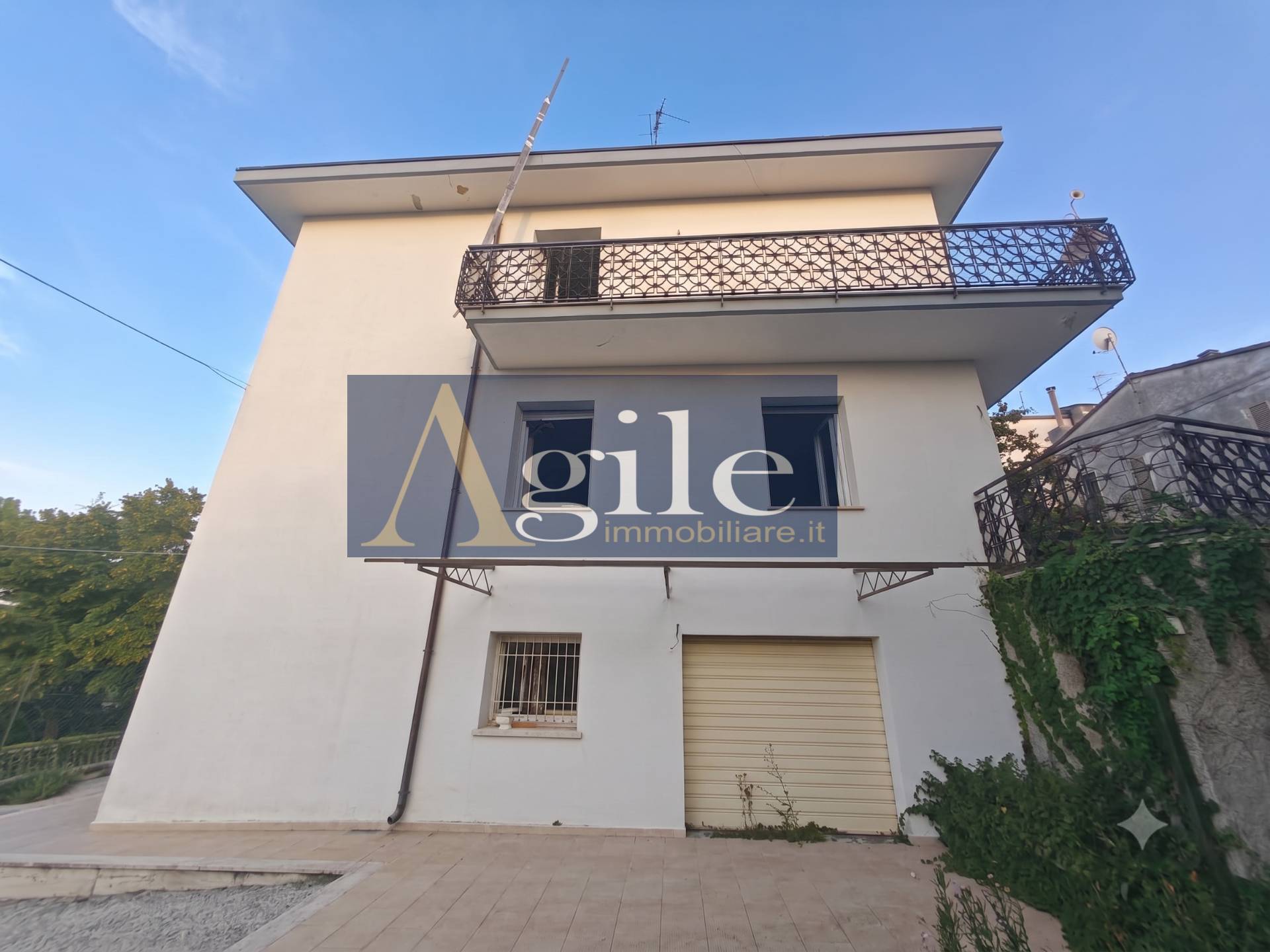 Villa in vendita a Nereto