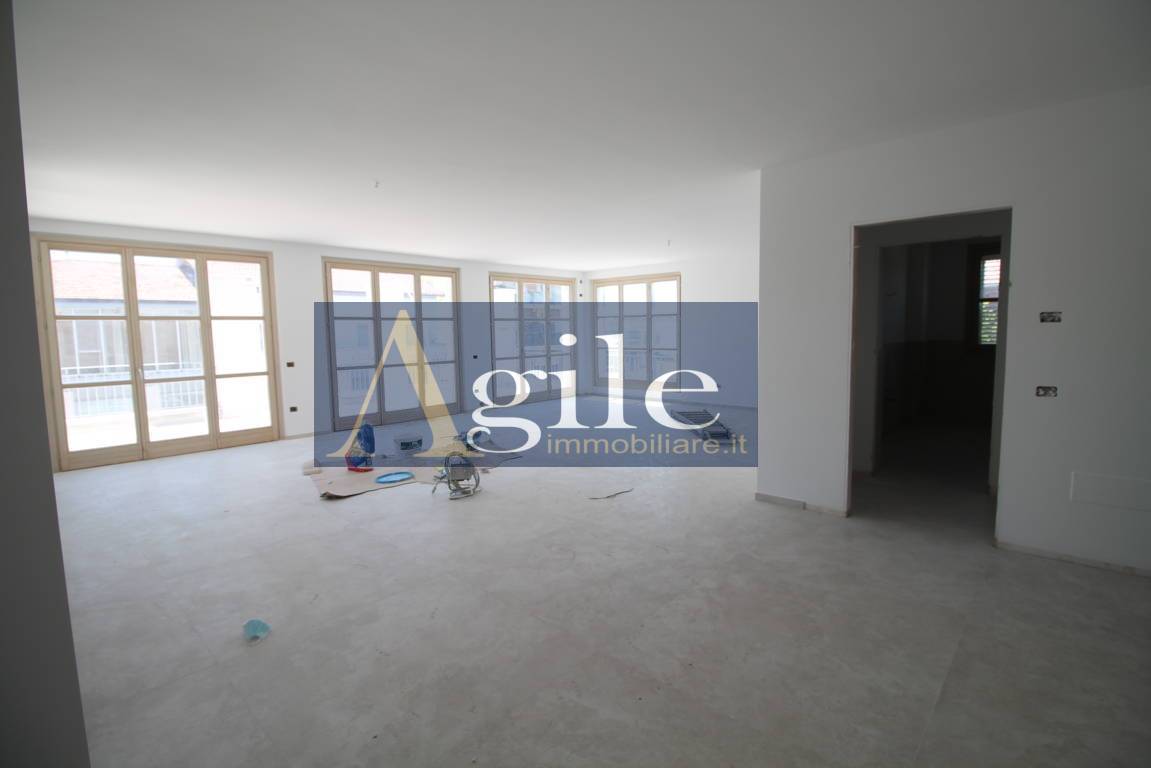 Appartamento in vendita a Martinsicuro, Villa Rosa