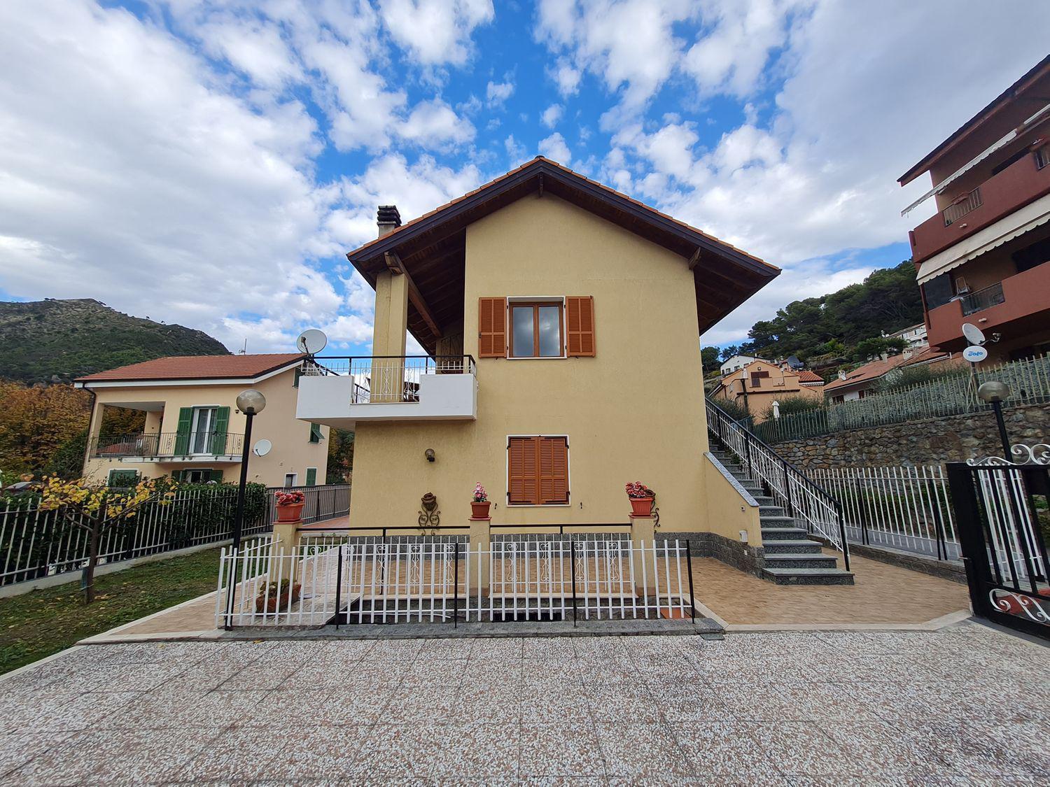 Villa Bifamiliare in vendita a Ventimiglia
