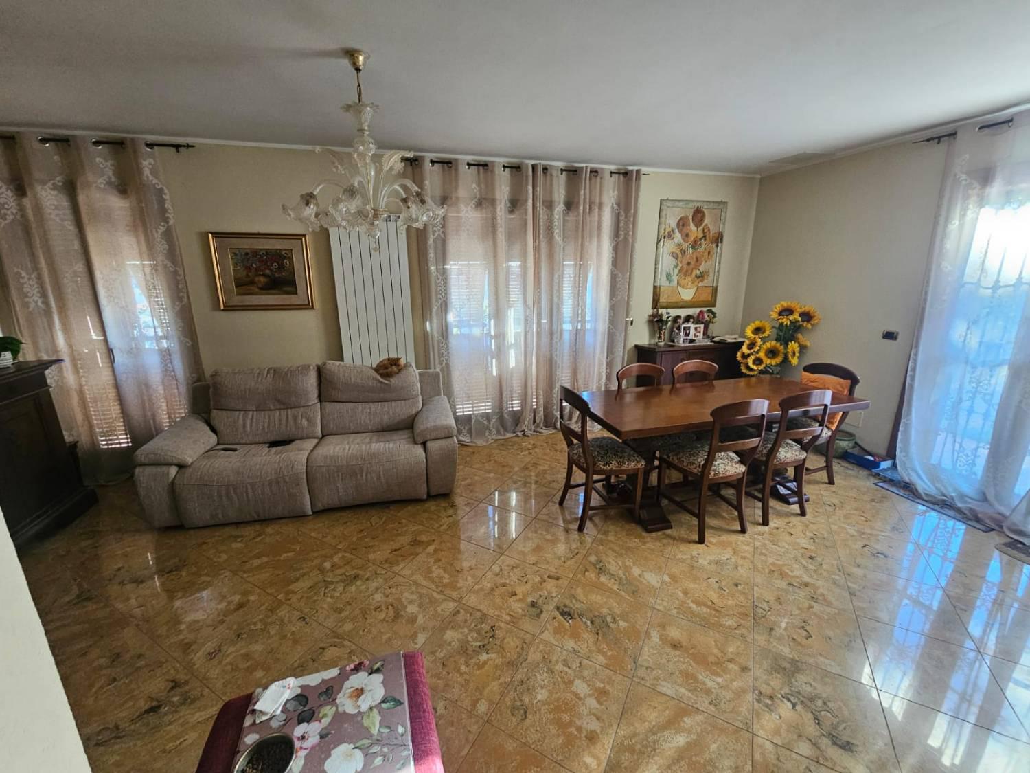 Villa Bifamiliare con giardino a Camporosso