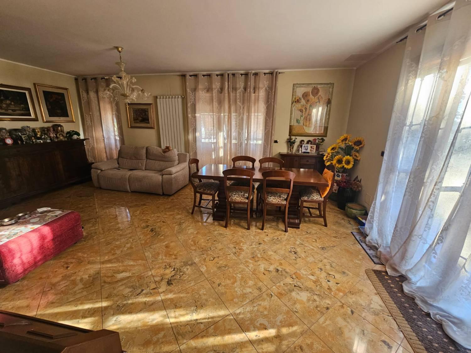 Villa Bifamiliare con giardino a Camporosso