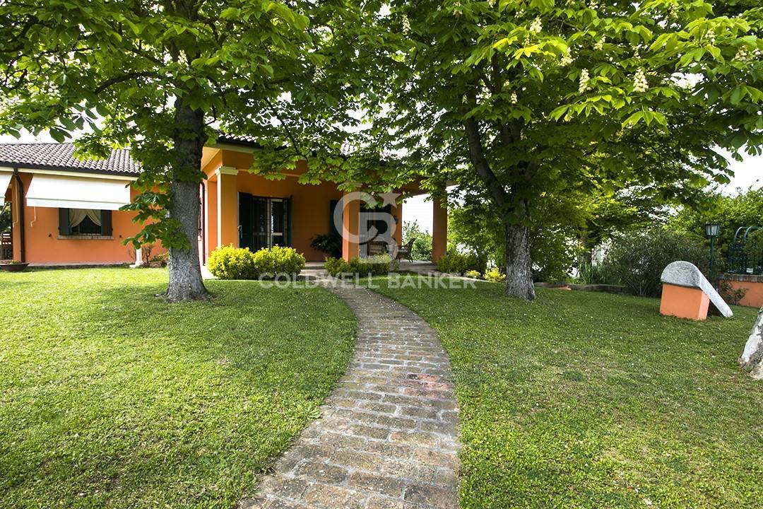 Villa in vendita a Castelvetro di Modena, Levizzano