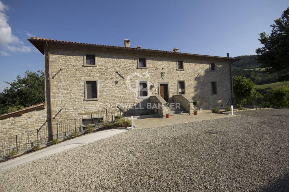 Tenuta in vendita a Santa Sofia