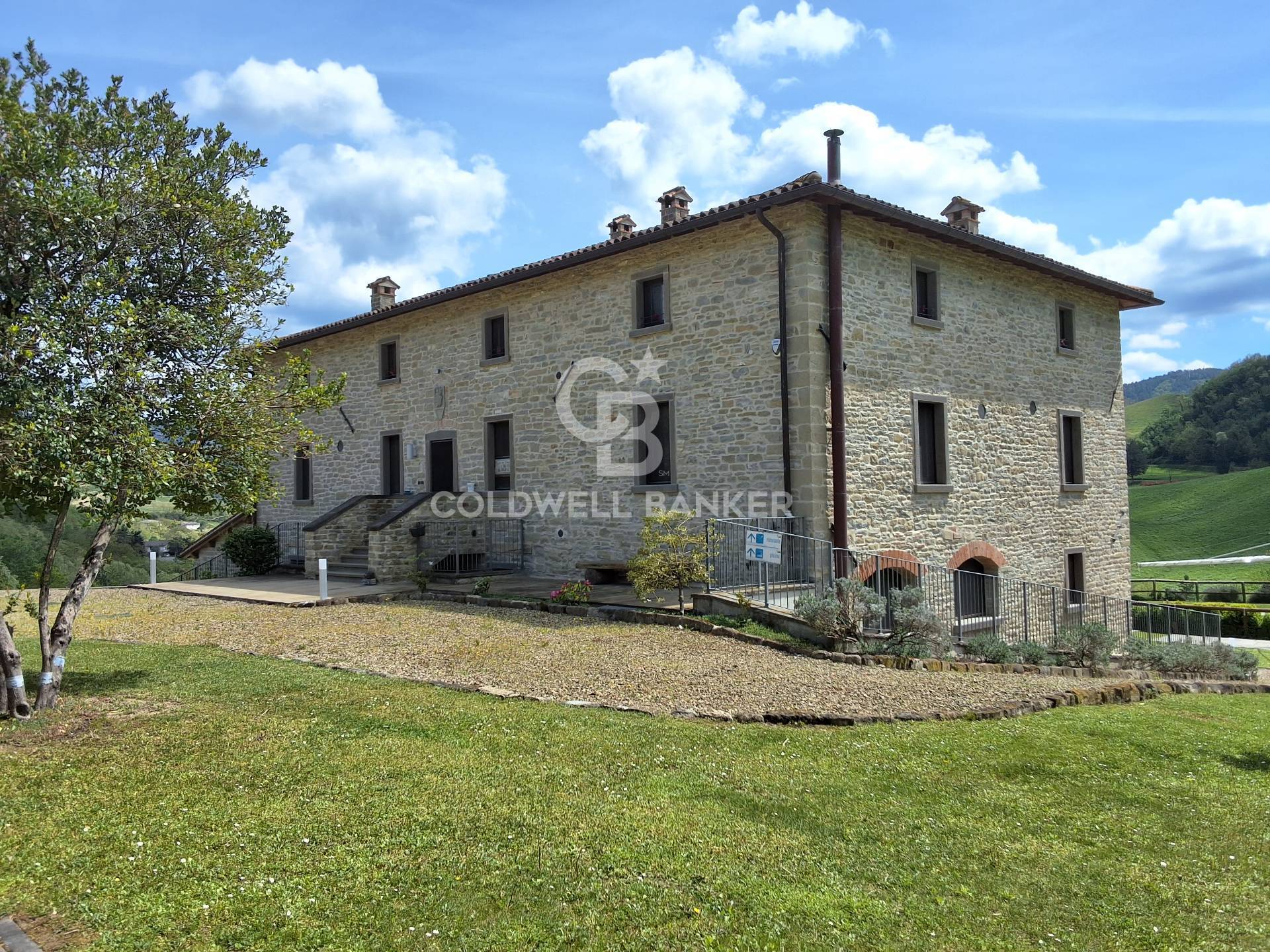 Tenuta in vendita a Santa Sofia