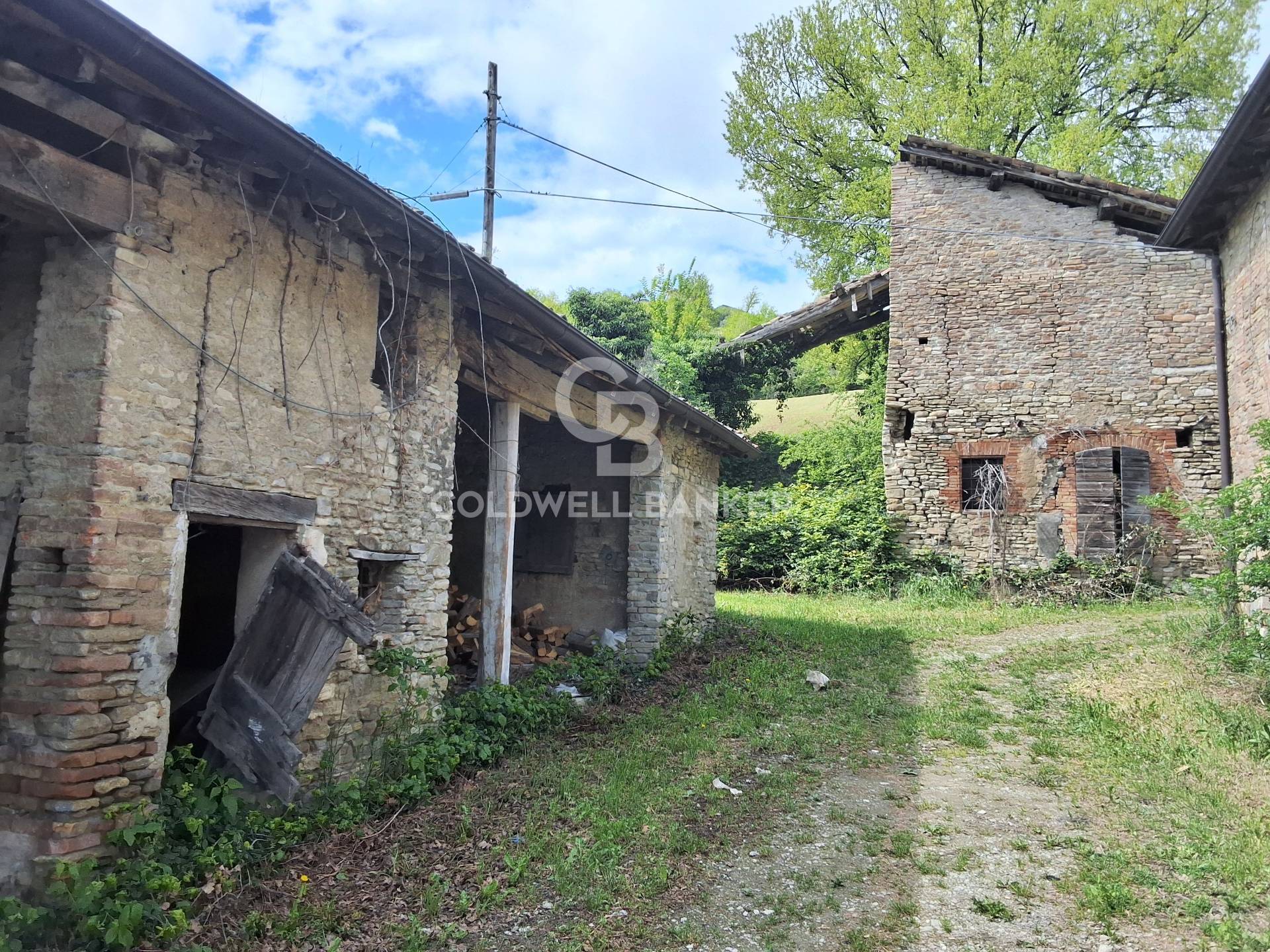 Borgo in vendita a Castelvetro di Modena, Levizzano