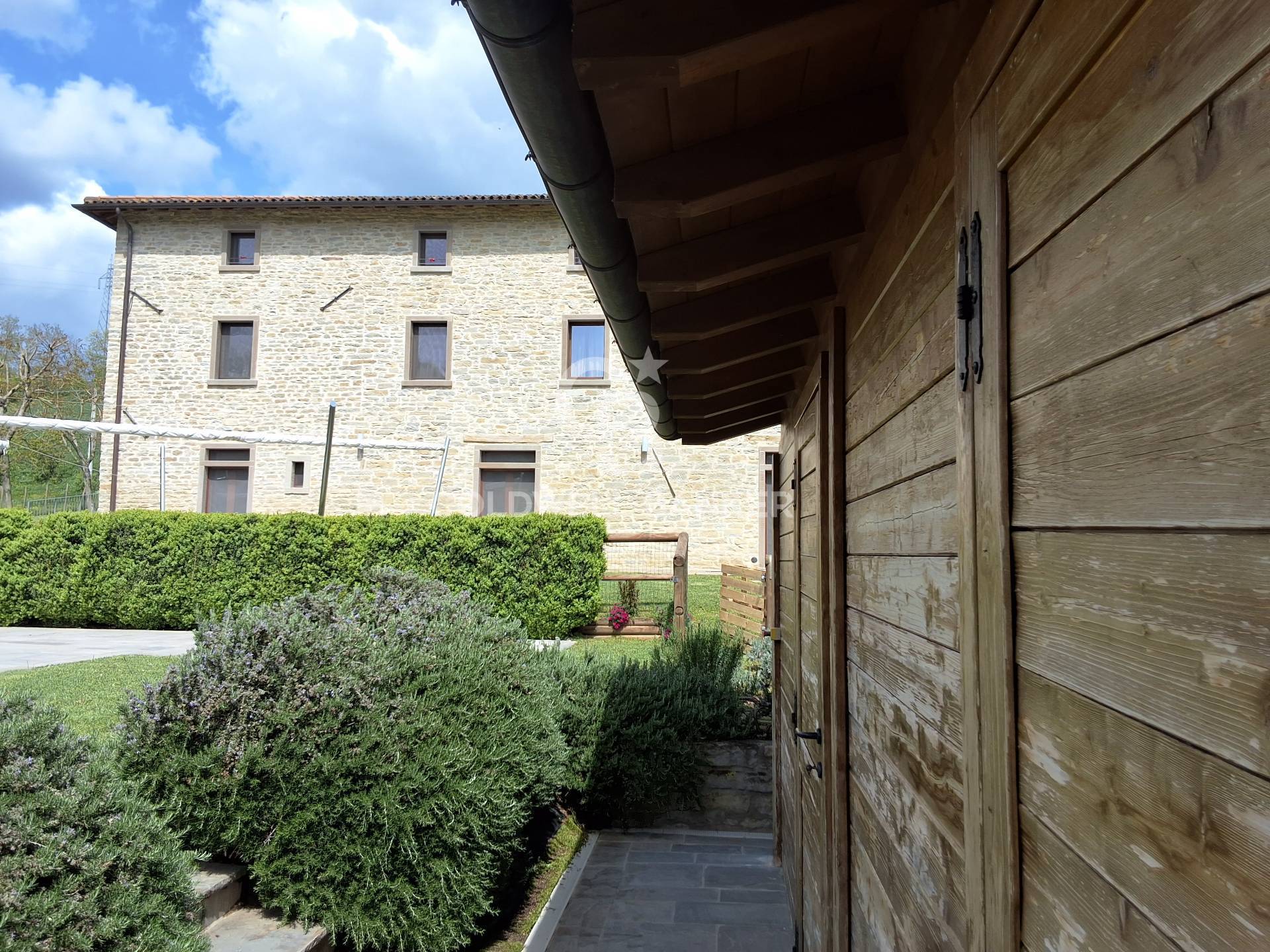 Tenuta in vendita a Santa Sofia