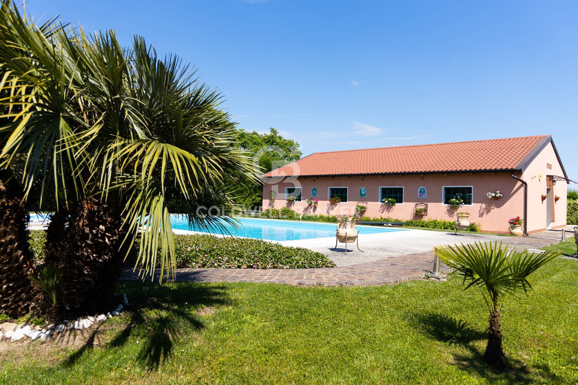 Villa in vendita a Roncoferraro, Casale