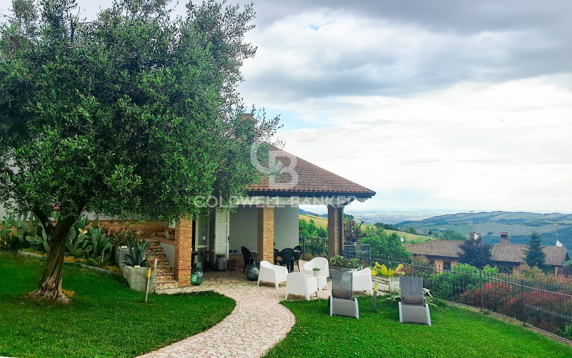 Villa in vendita a Serramazzoni, Pazzano di Sopra