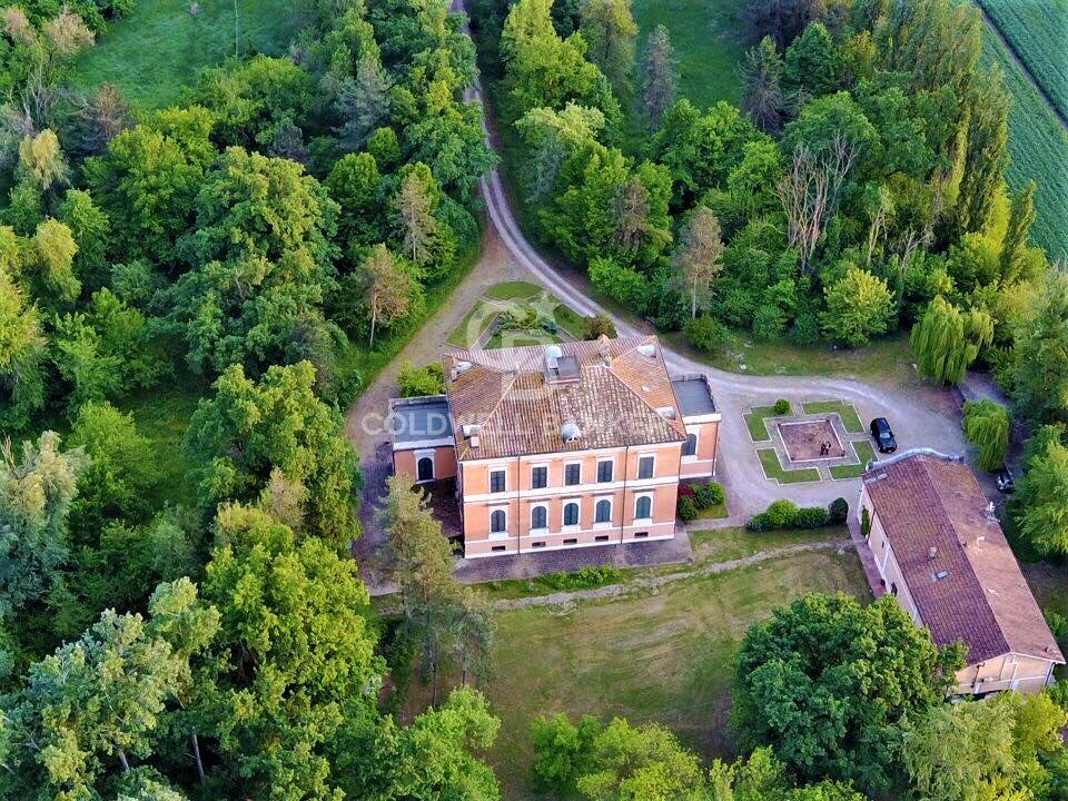 Villa storica in vendita a Reggio nell'Emilia, Massenzatico
