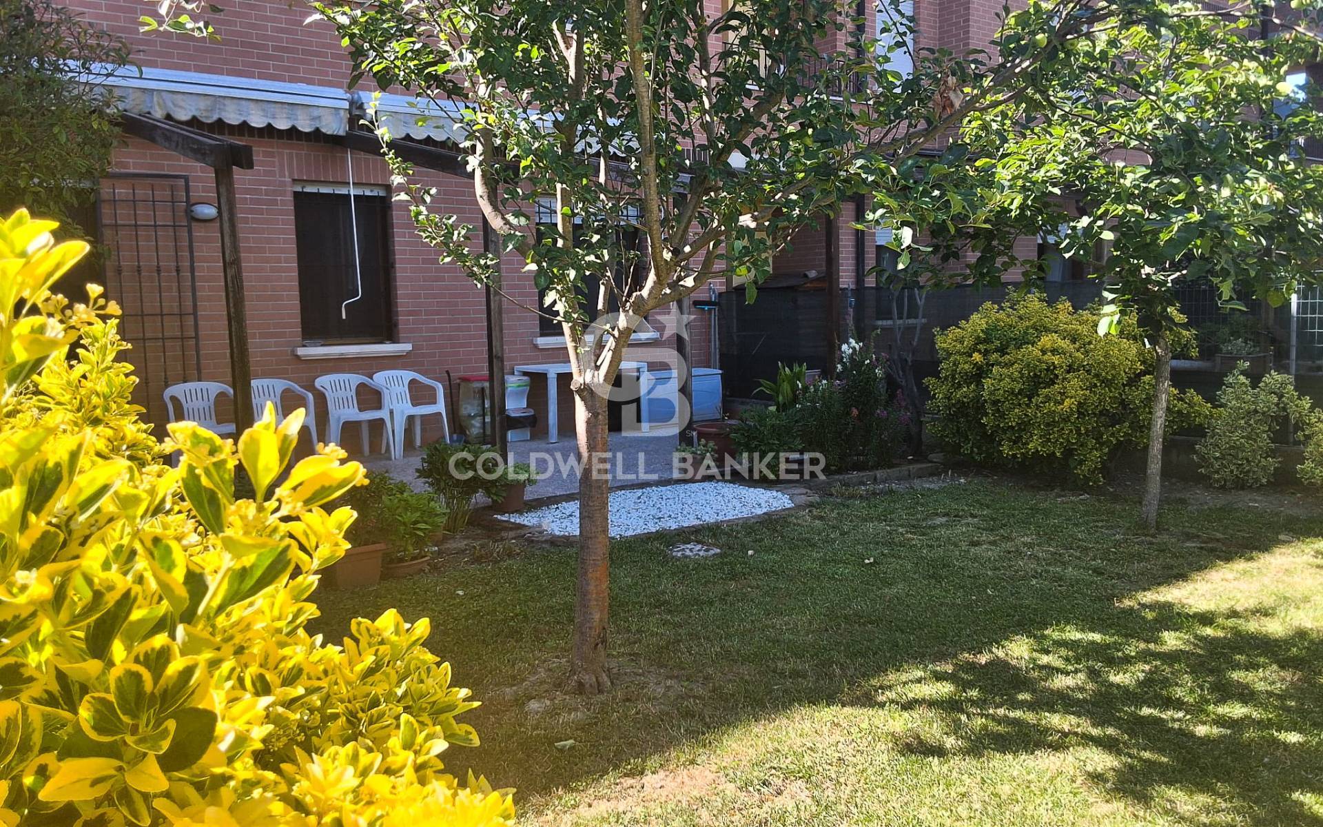 Appartamento indipendente in vendita a Carpi, Cortile