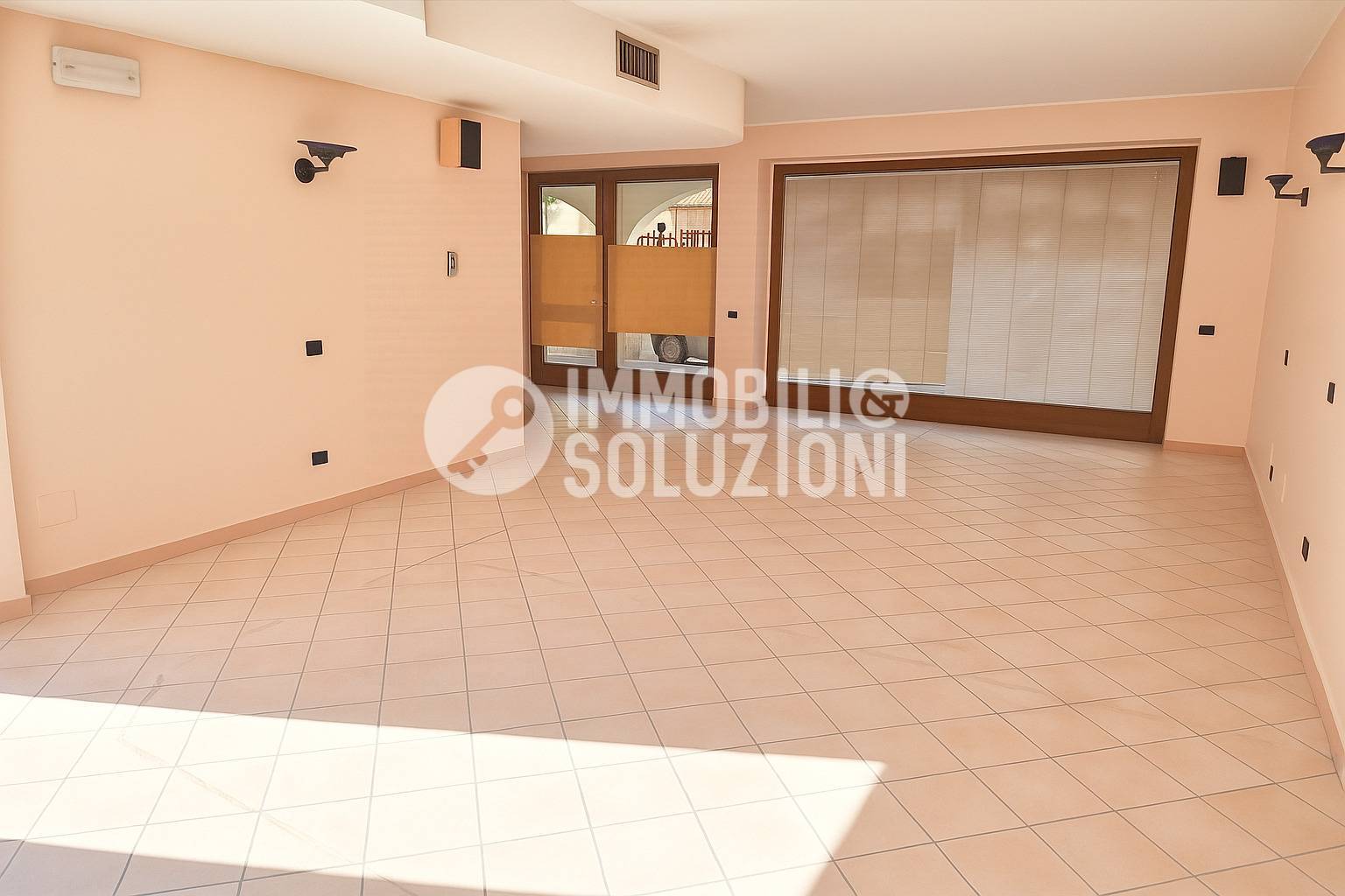 Negozio in vendita a Urgnano