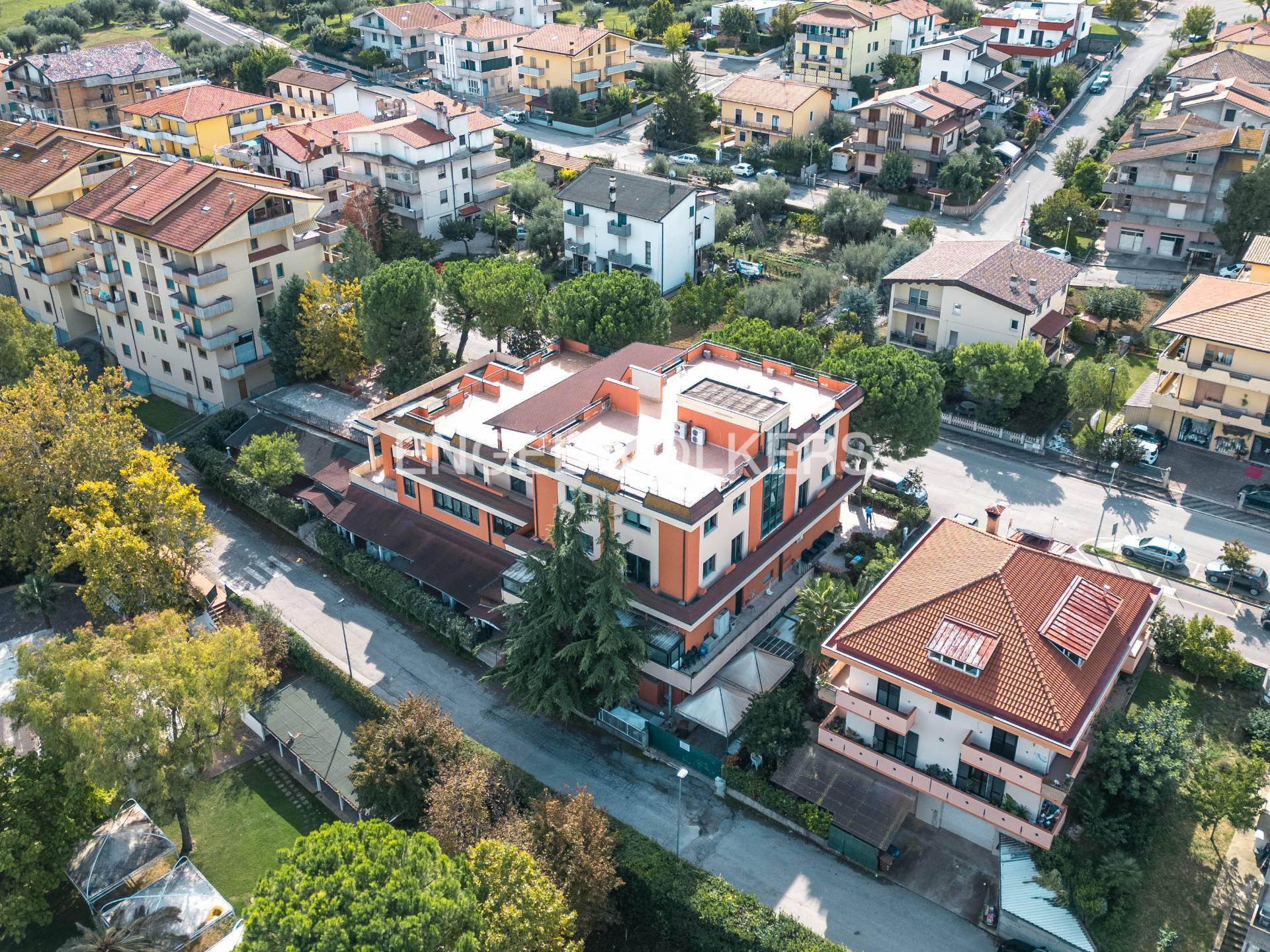 Stabile/Palazzo in vendita a Castellalto