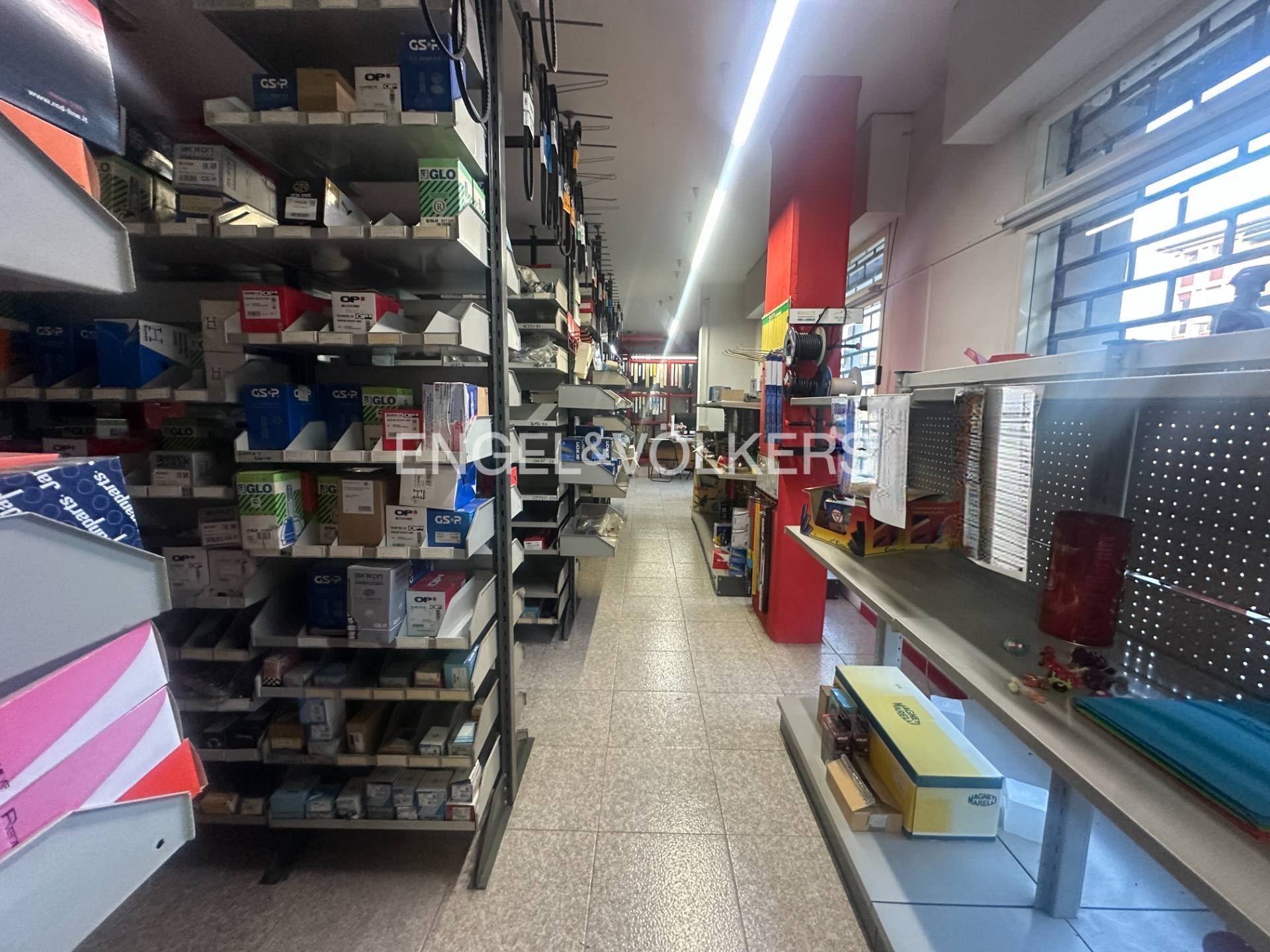 Locale commerciale in vendita a Penne