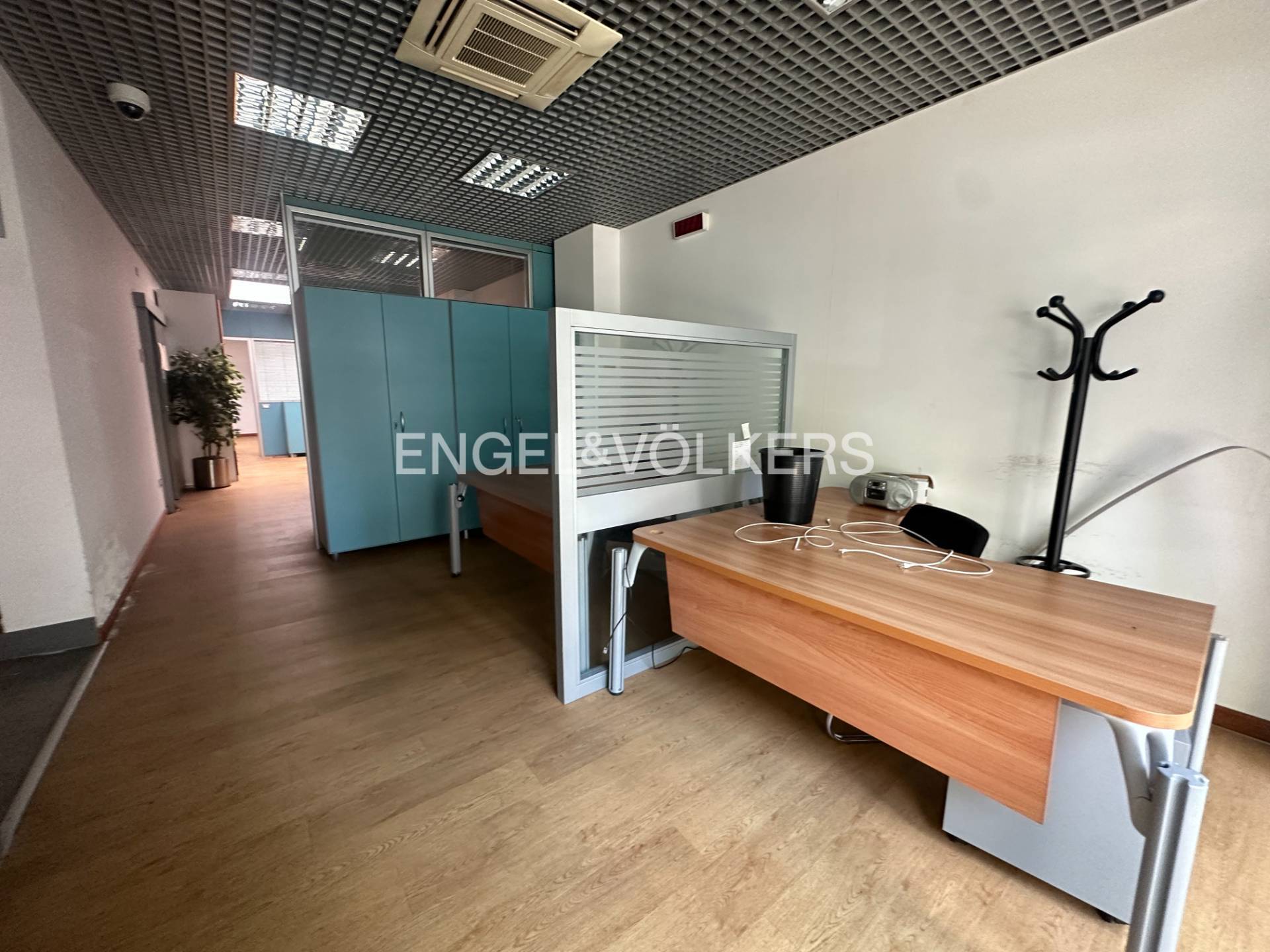 Locale commerciale in affitto a Pescara, Centro