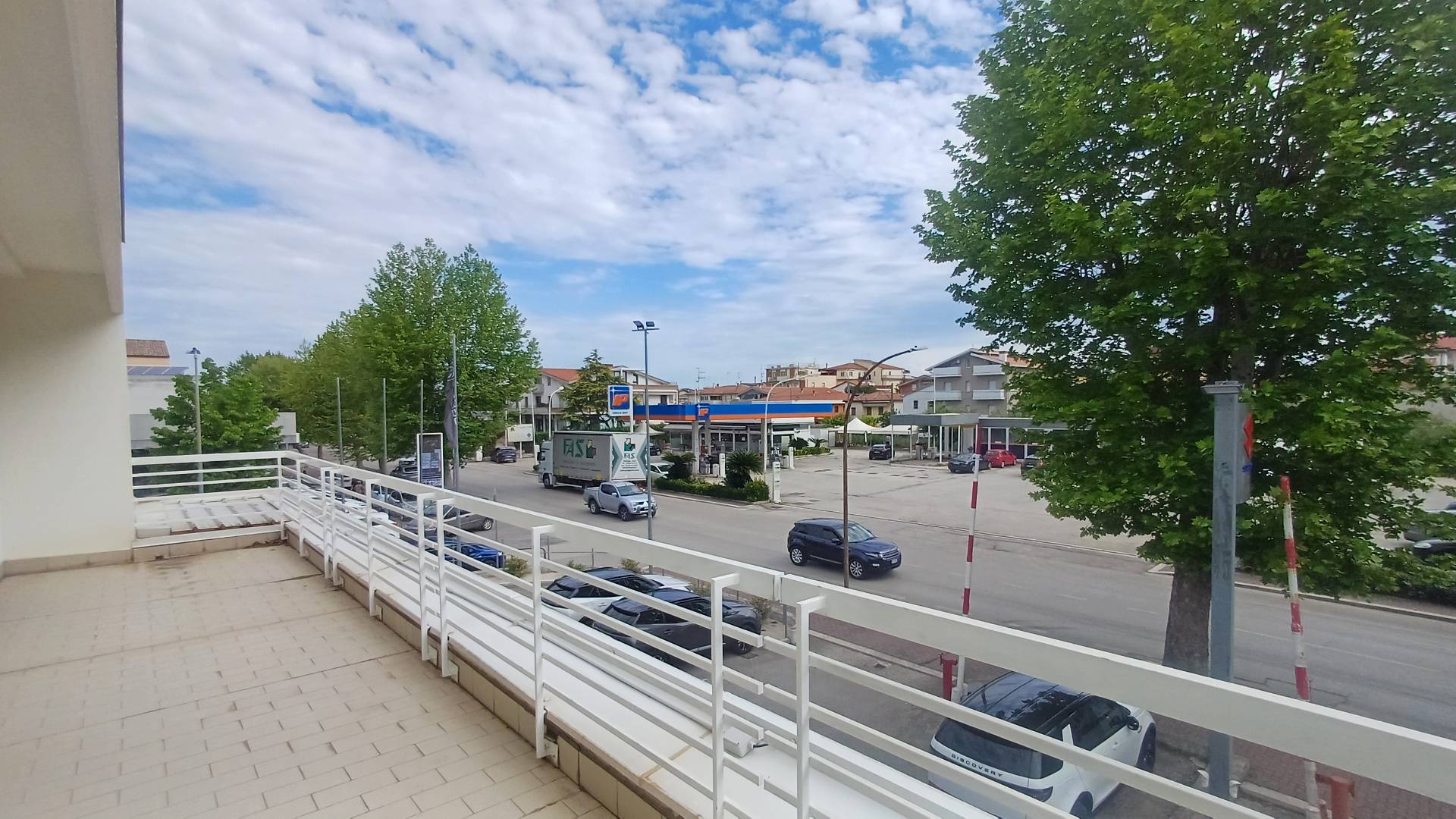 Locale commerciale in affitto a Giulianova