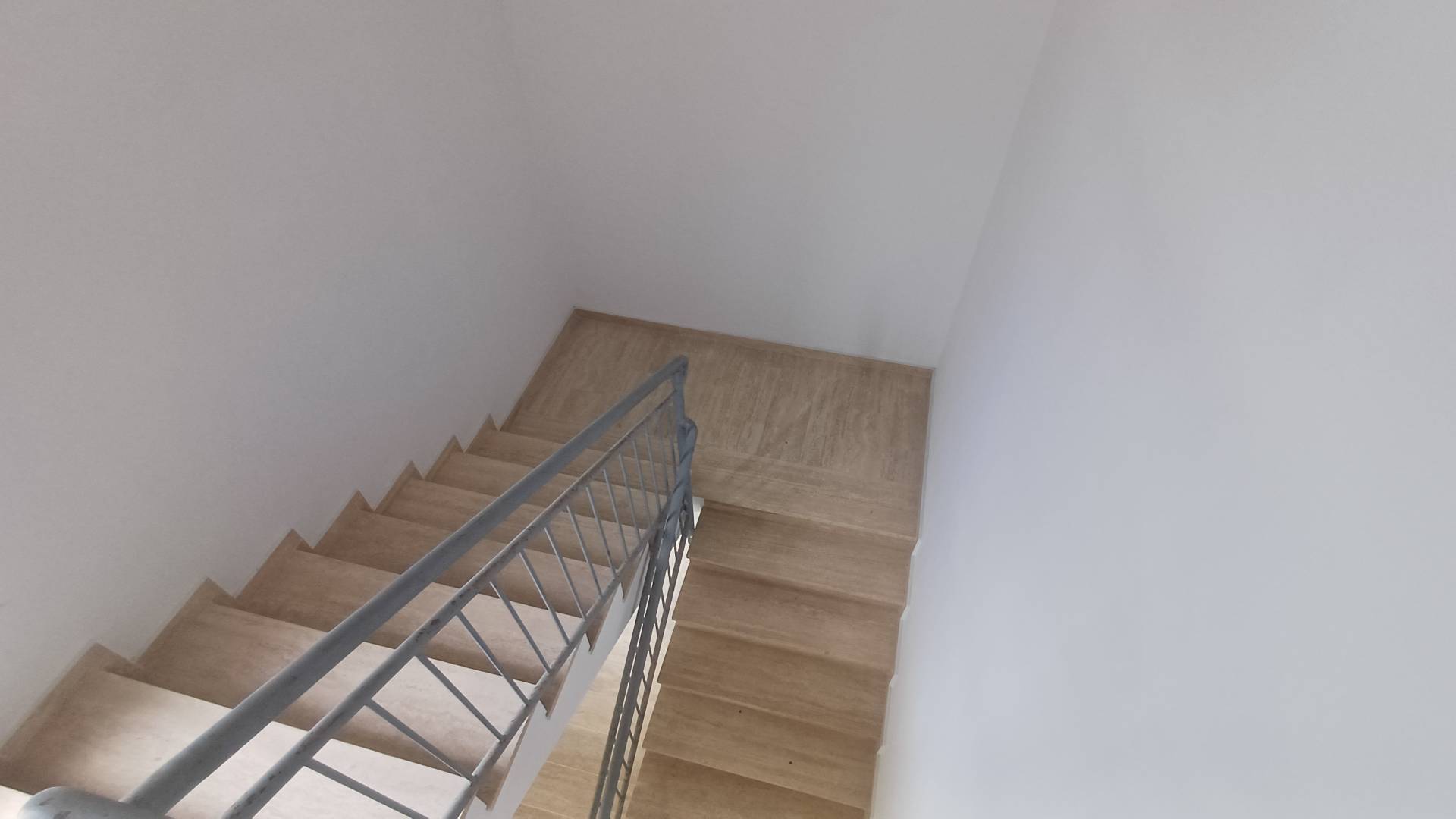 Locale commerciale in affitto a Giulianova