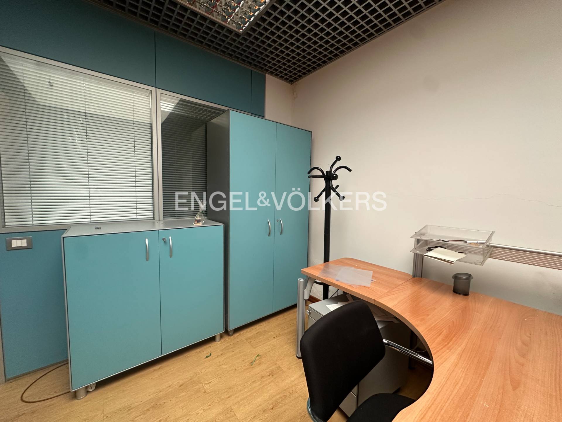 Locale commerciale in affitto a Pescara, Centro