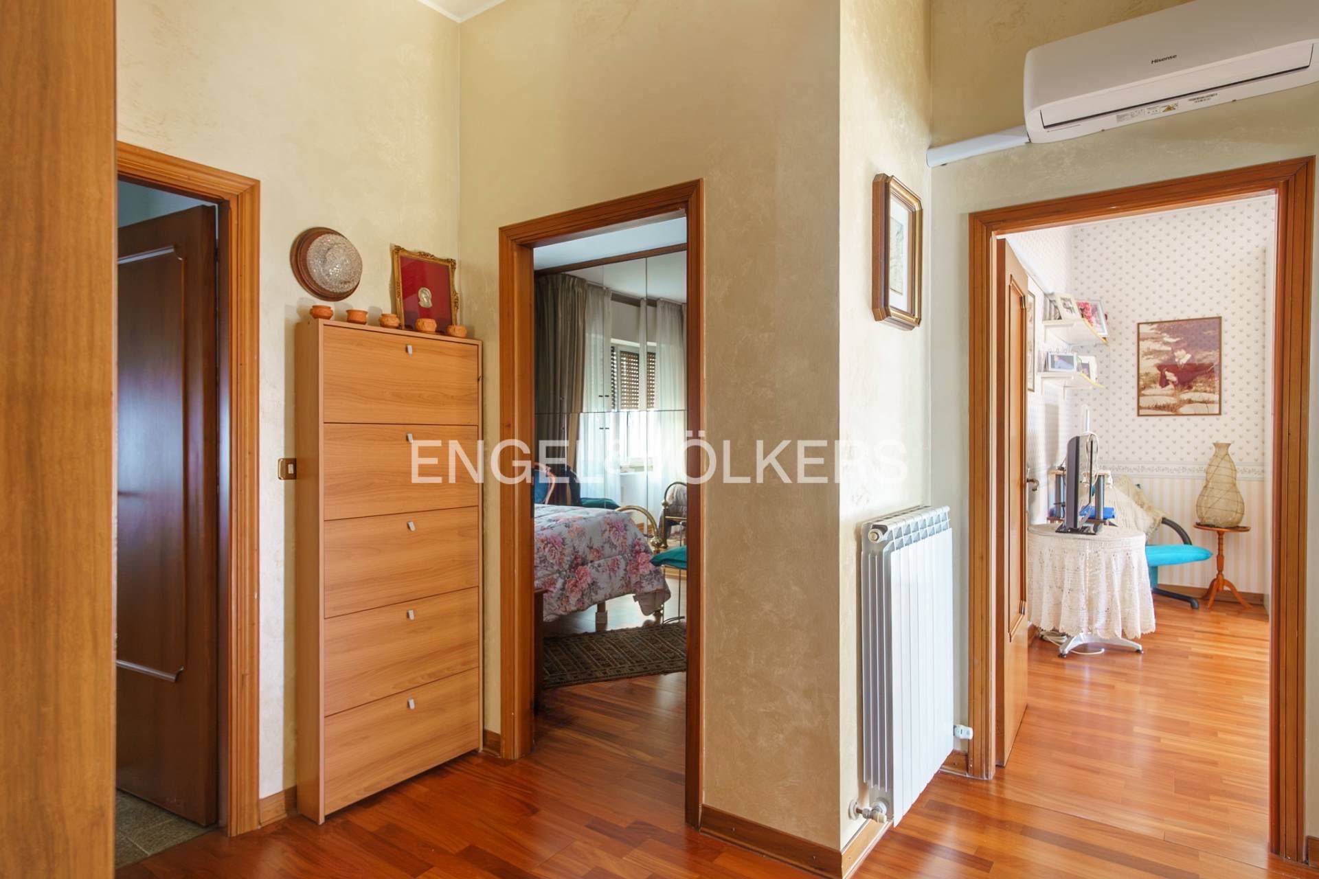 Stabile in vendita a Pescara, Zona Colli