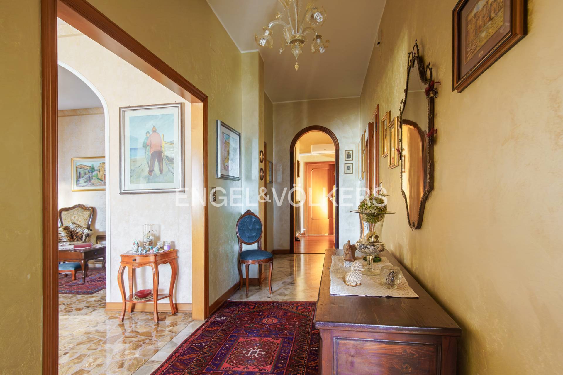 Stabile in vendita a Pescara, Zona Colli