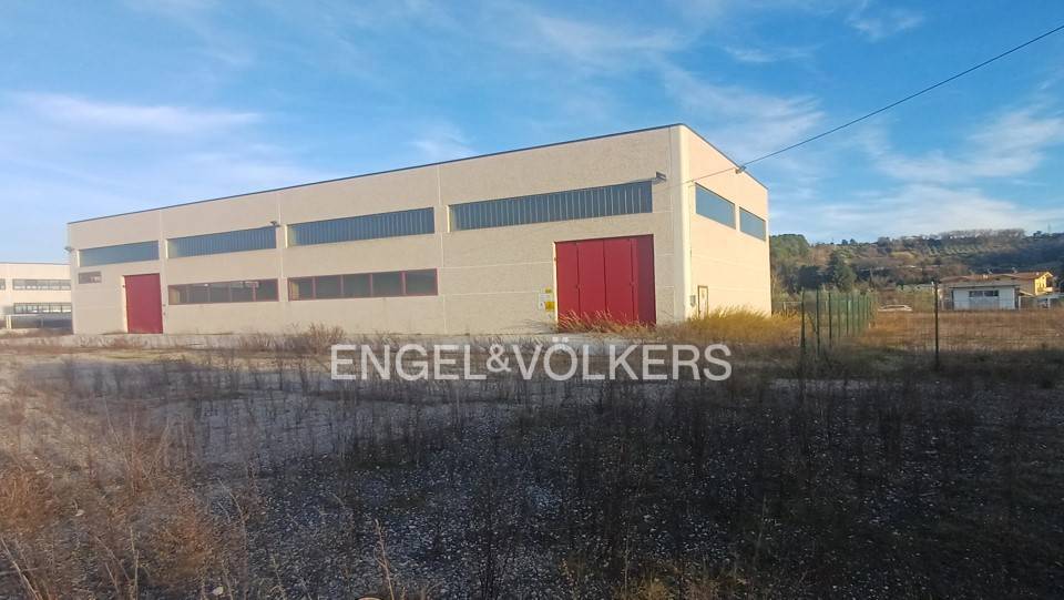 Capannone in affitto a Manoppello, Manoppello Scalo