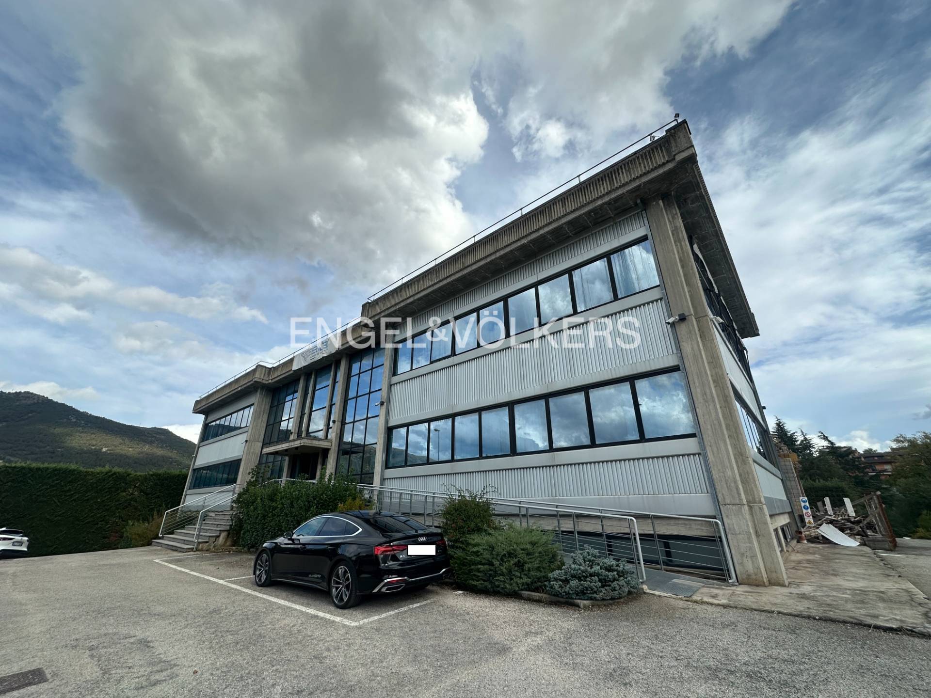Studio/Ufficio in affitto a L'Aquila