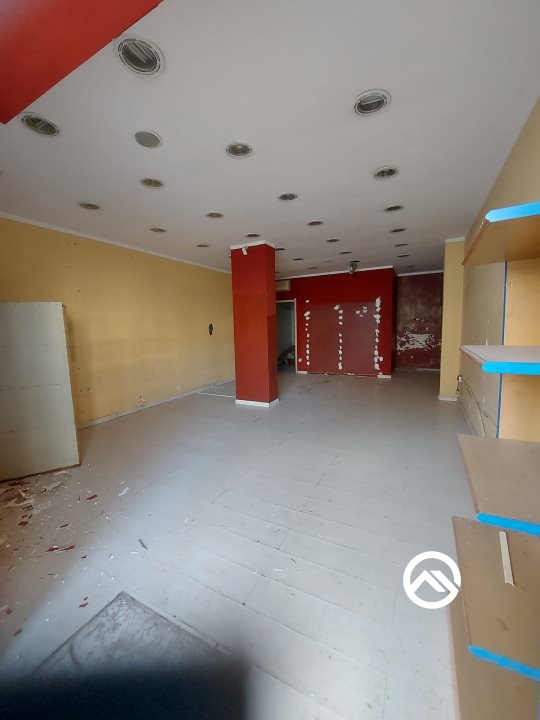 Locale commerciale in affitto a Caivano