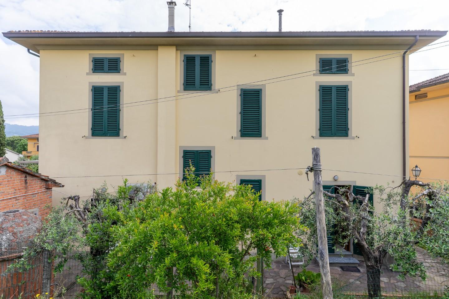 Casa indipendente con giardino a Lamporecchio
