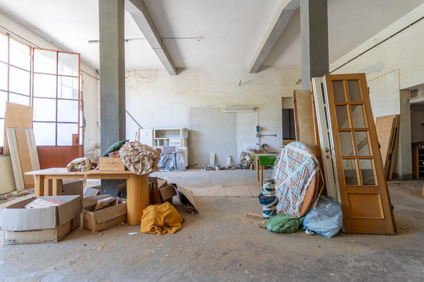 Laboratorio da ristrutturare, Capraia e Limite limite