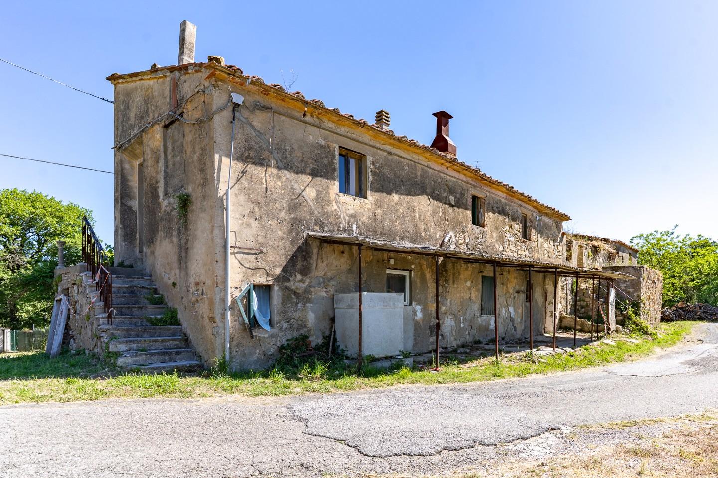 Rustico con giardino a Monteverdi Marittimo