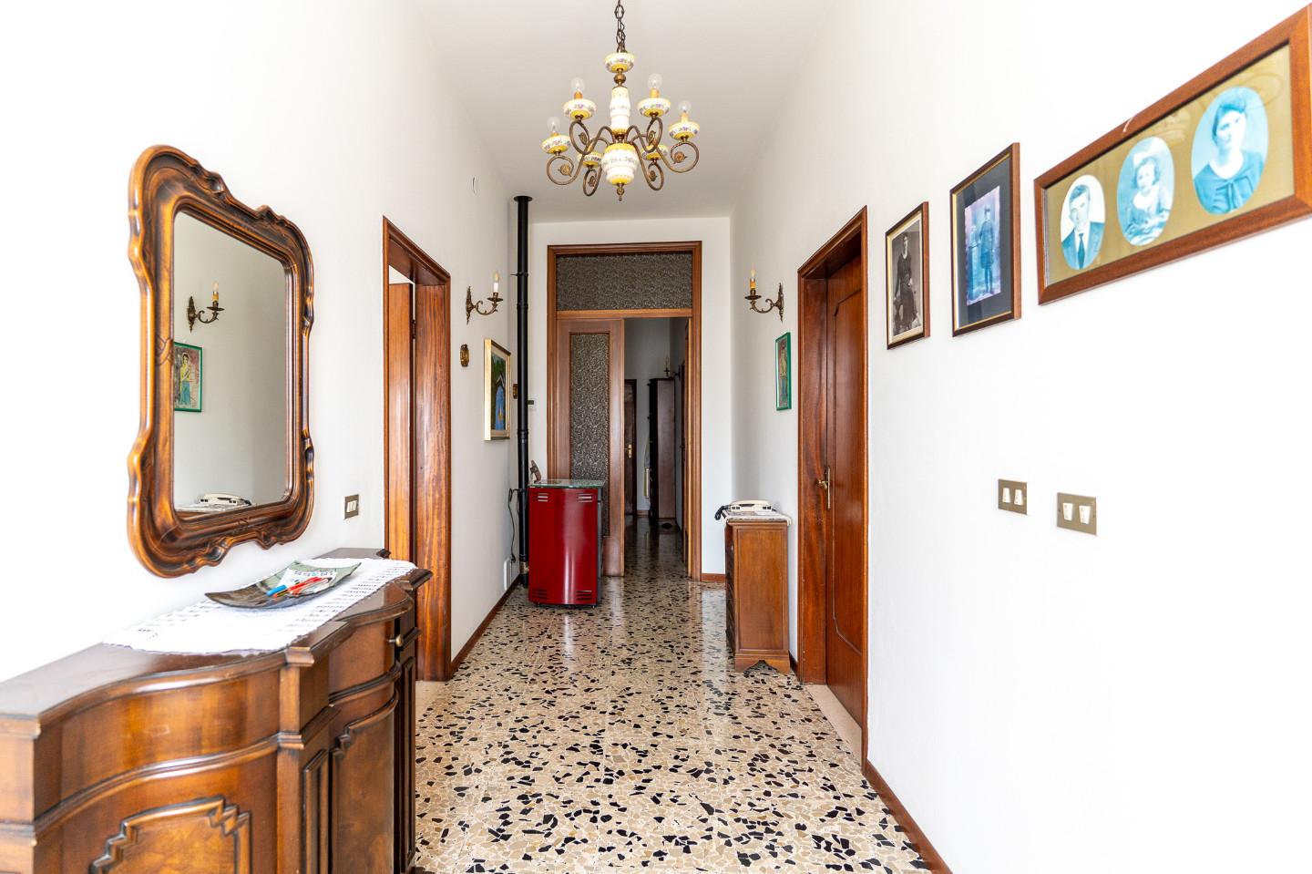 Stanza Singola nuova, Vinci sovigliana