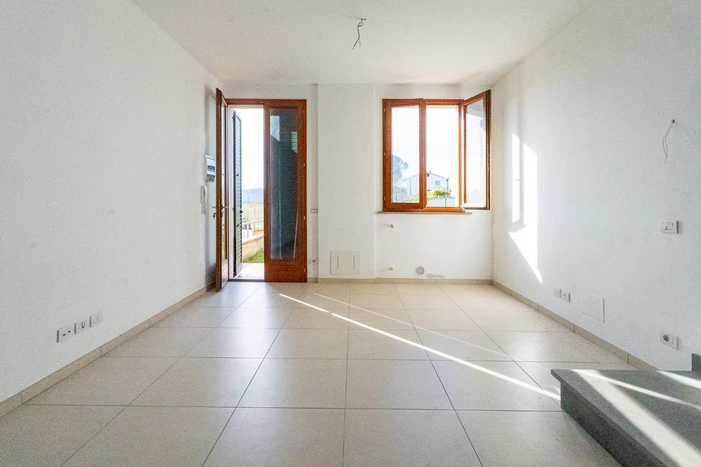 Quadrilocale con giardino, Castelfiorentino petrazzi